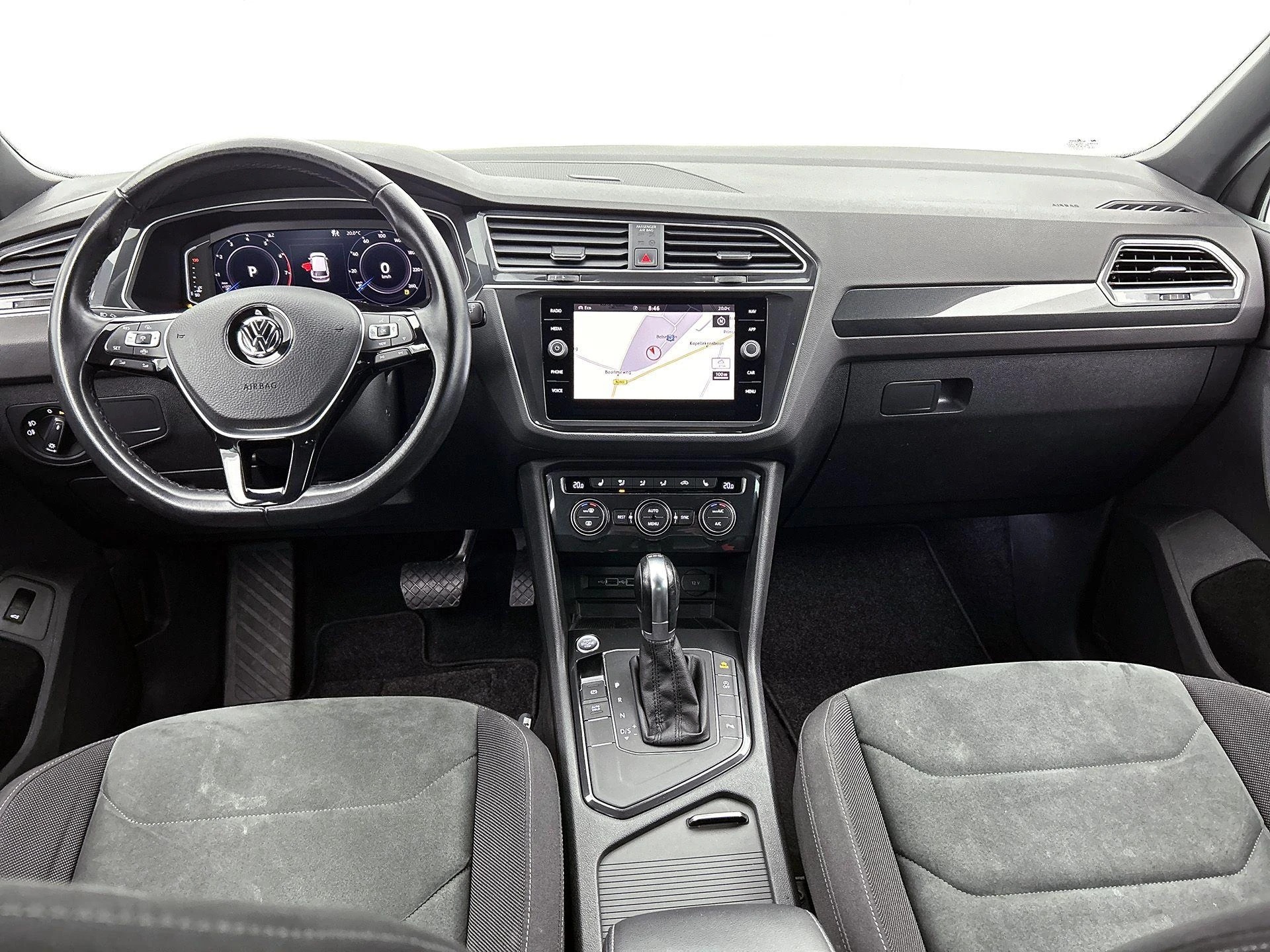 Volkswagen-Tiguan-image-21