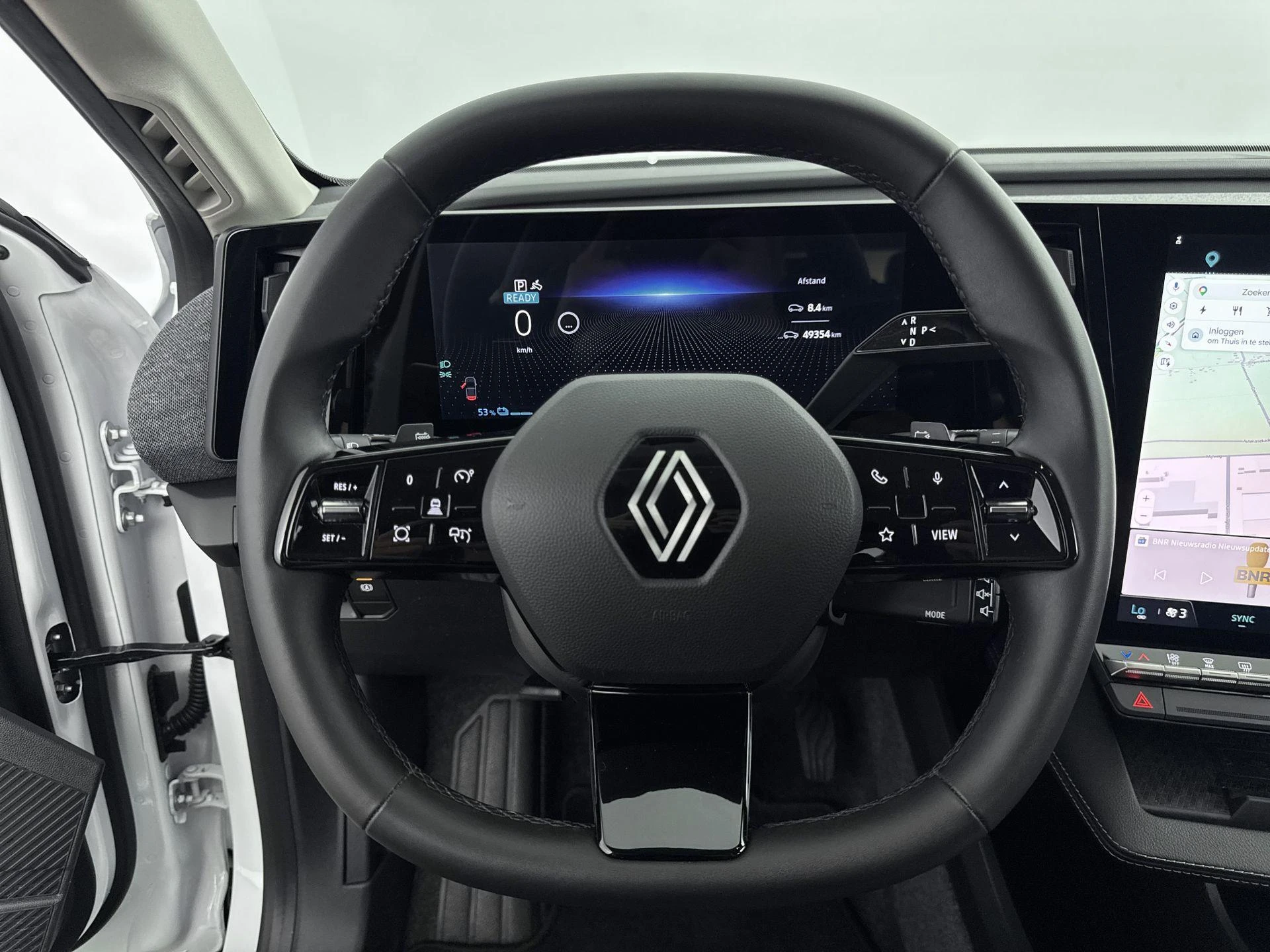Renault-Megane E-Tech-image-12