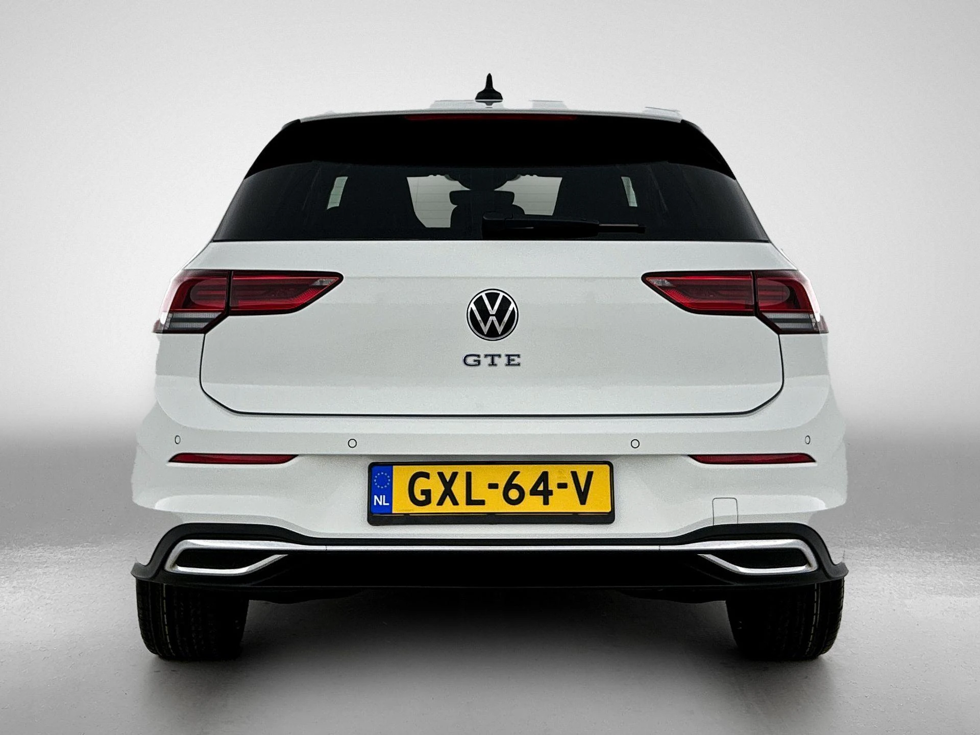 Volkswagen-Golf-image-2