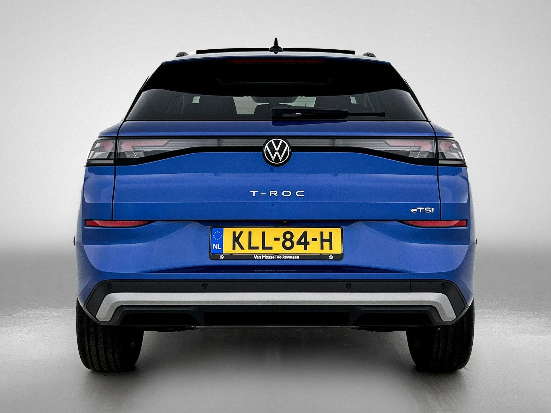 Volkswagen-T-Roc-image-2