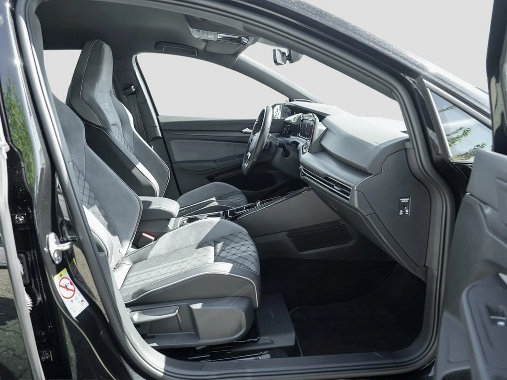 Volkswagen-Golf-image-7