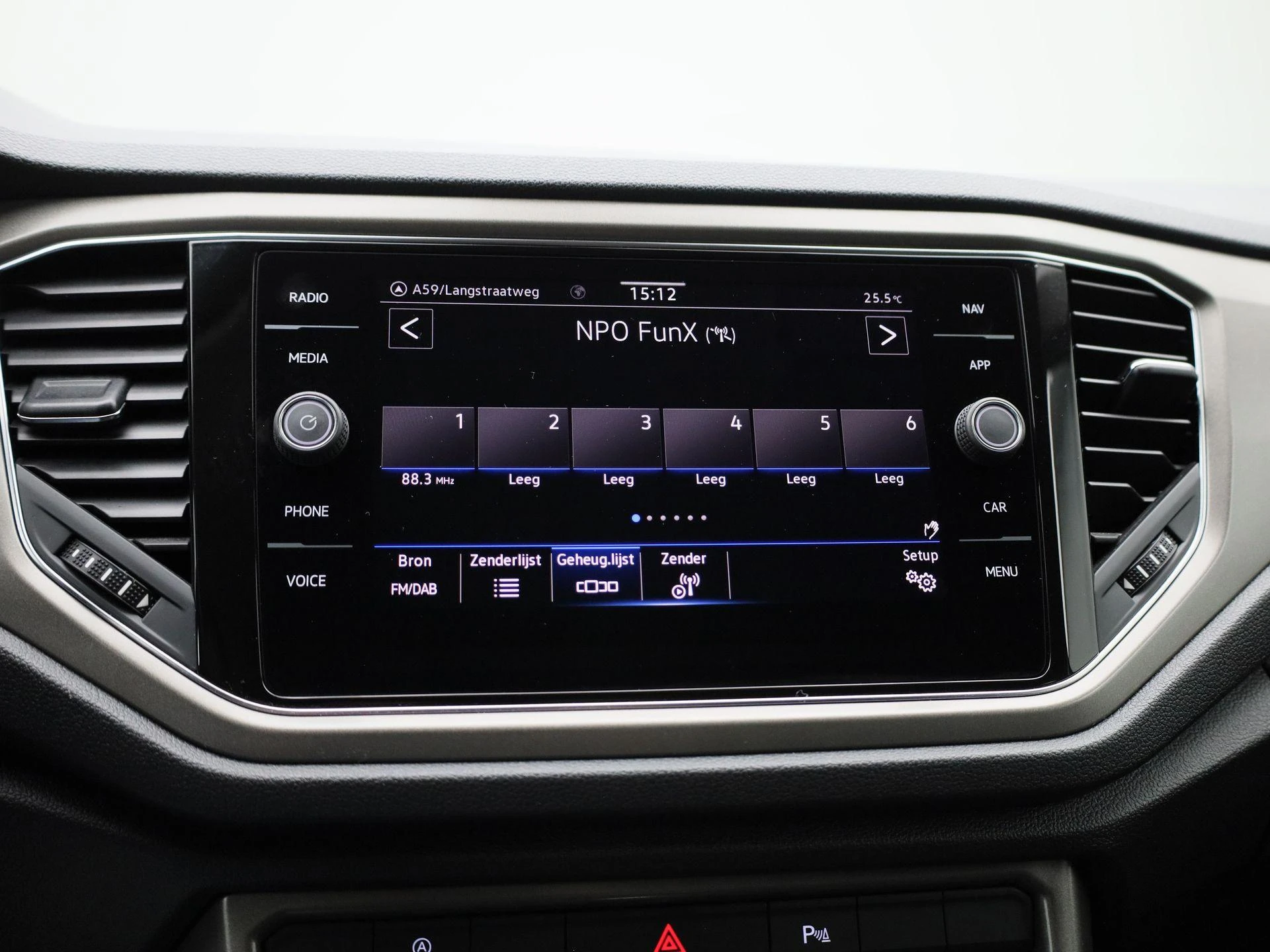 Volkswagen-T-Roc-image-19