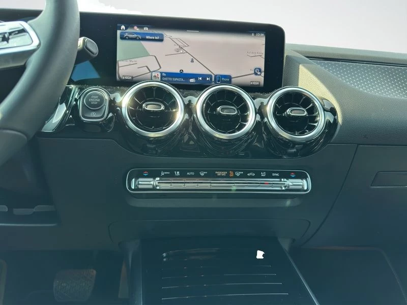 Mercedes-Benz GLA 200 d PROGRESSIVE AHK SHZ KLIMA NAVI MBUX Progressive