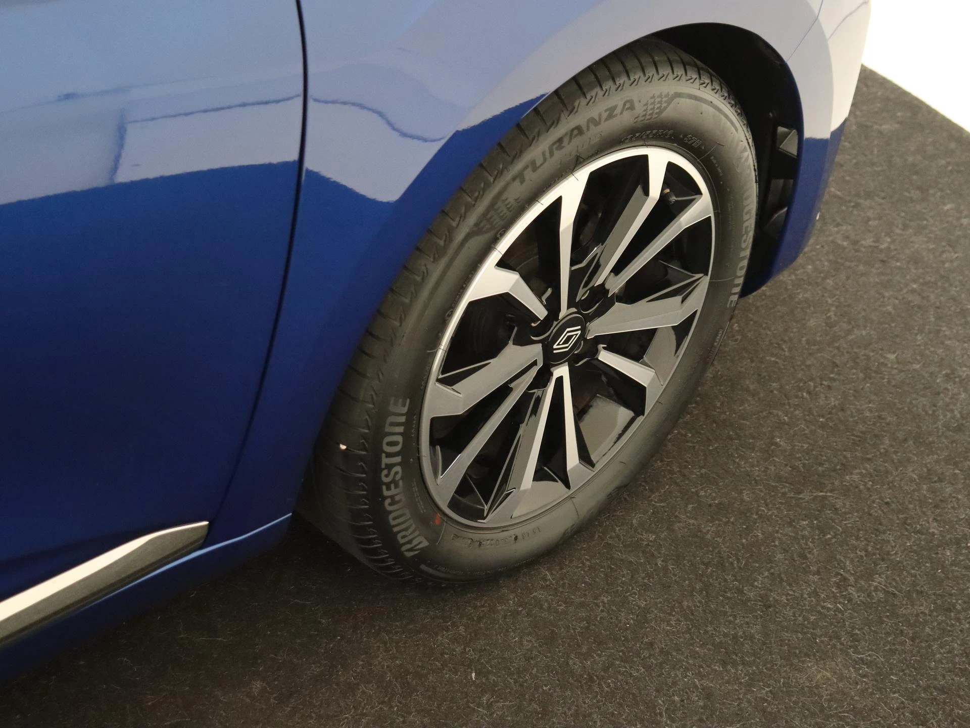 Renault-Clio-image-10