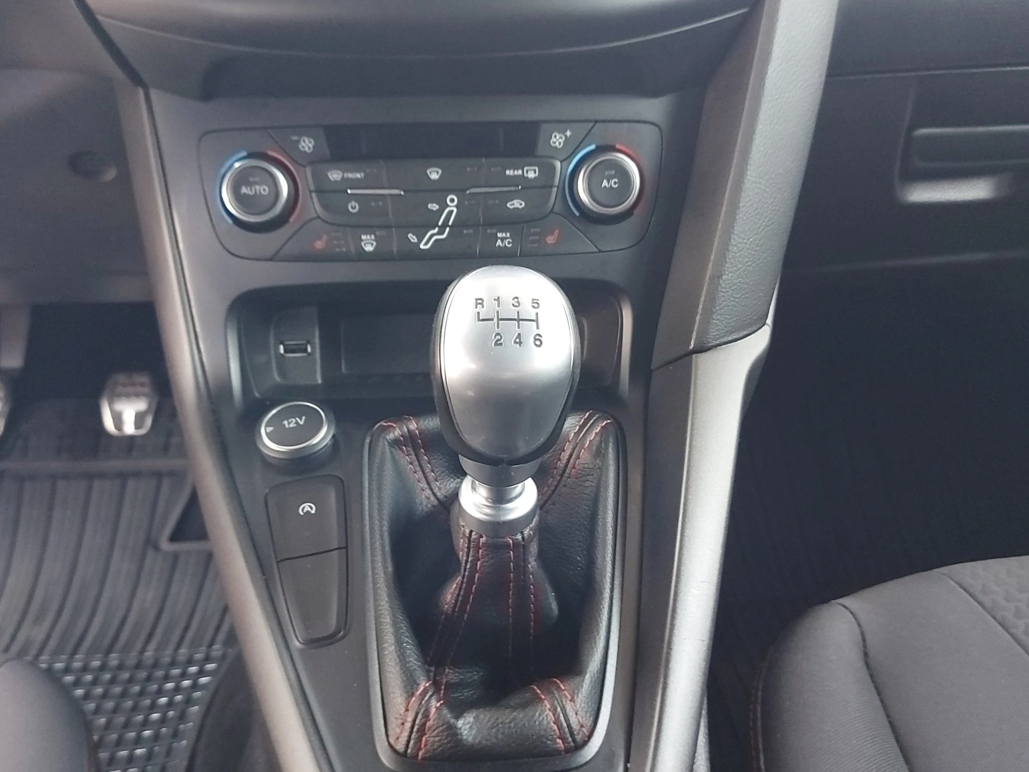 Ford-Focus-image-13