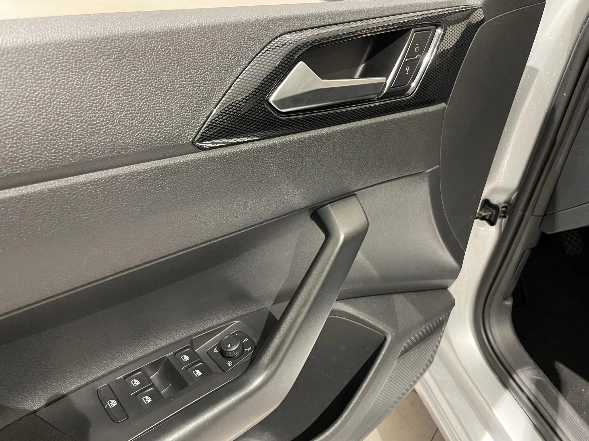 Volkswagen-Polo-image-10