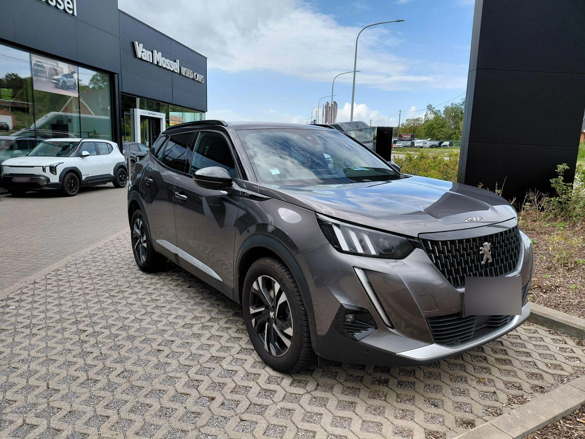 Peugeot-2008-image-1