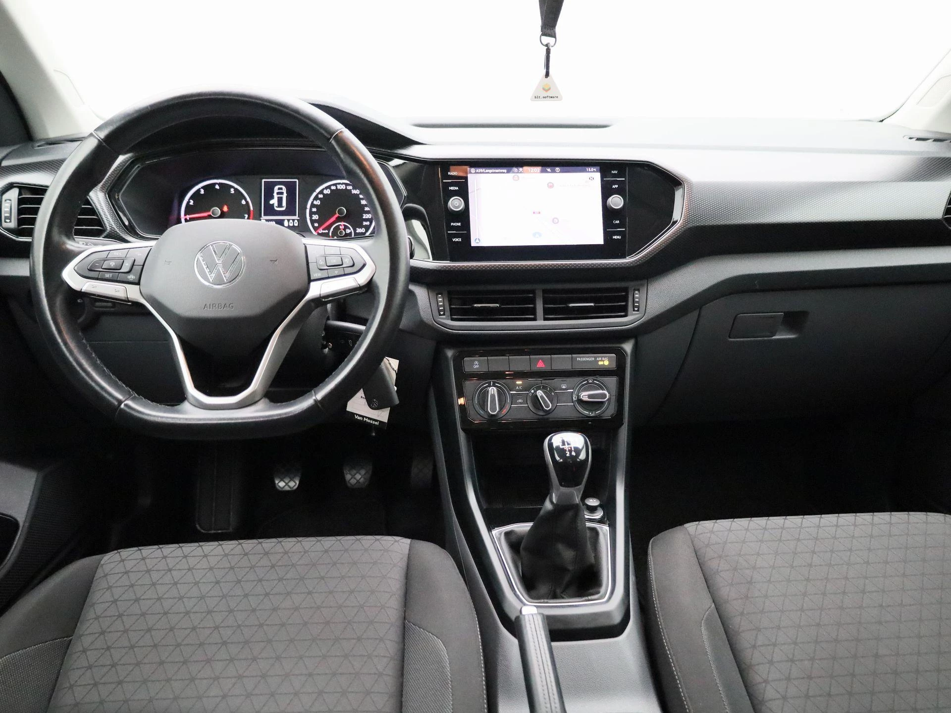 Volkswagen-T-Cross-image-6