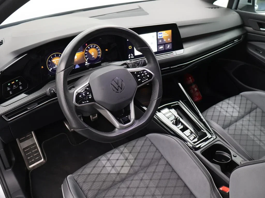 Volkswagen-Golf-image-20