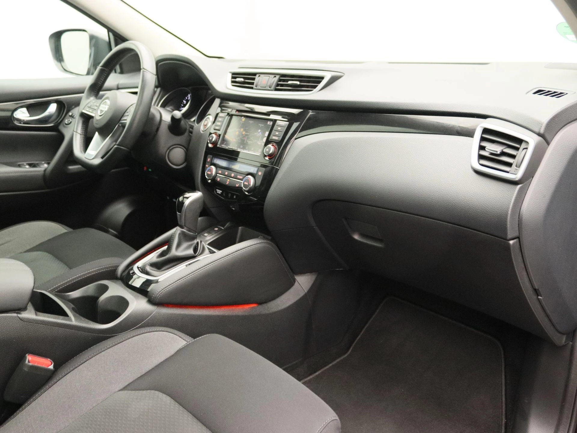 Nissan-QASHQAI-image-23