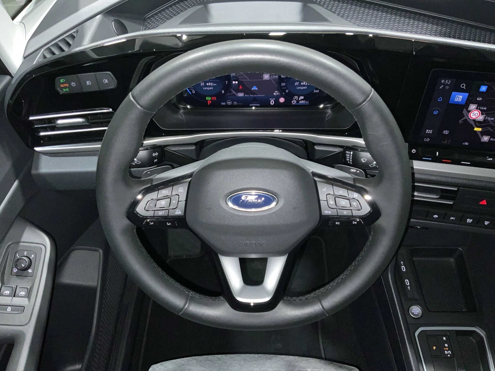 Ford-Tourneo Connect-image-12