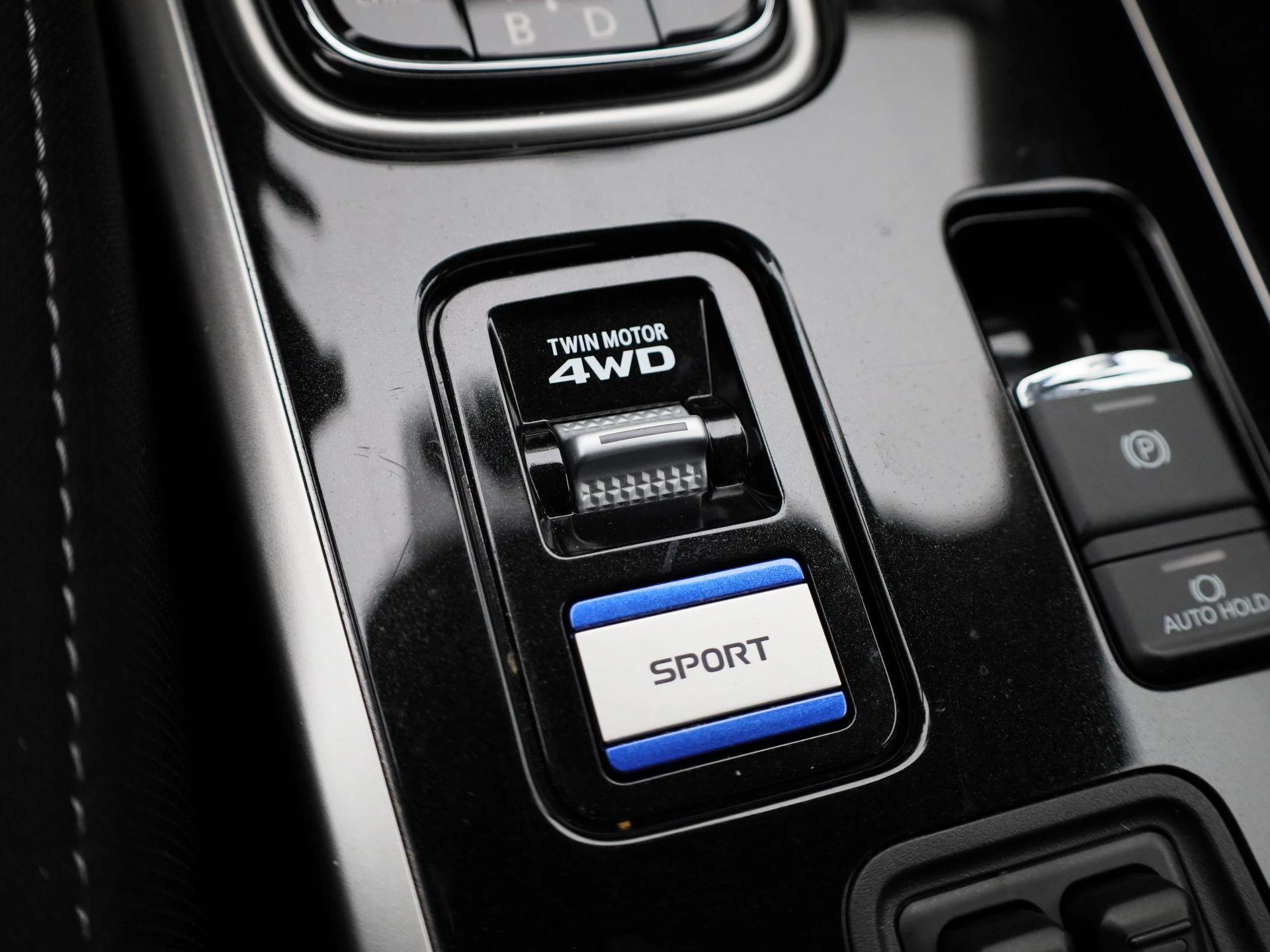 Mitsubishi-Outlander-image-20