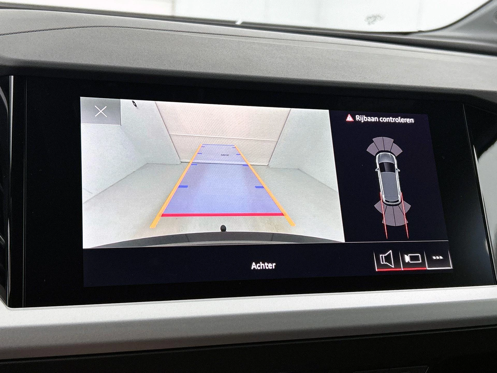 Audi-Q4 e-tron-image-10