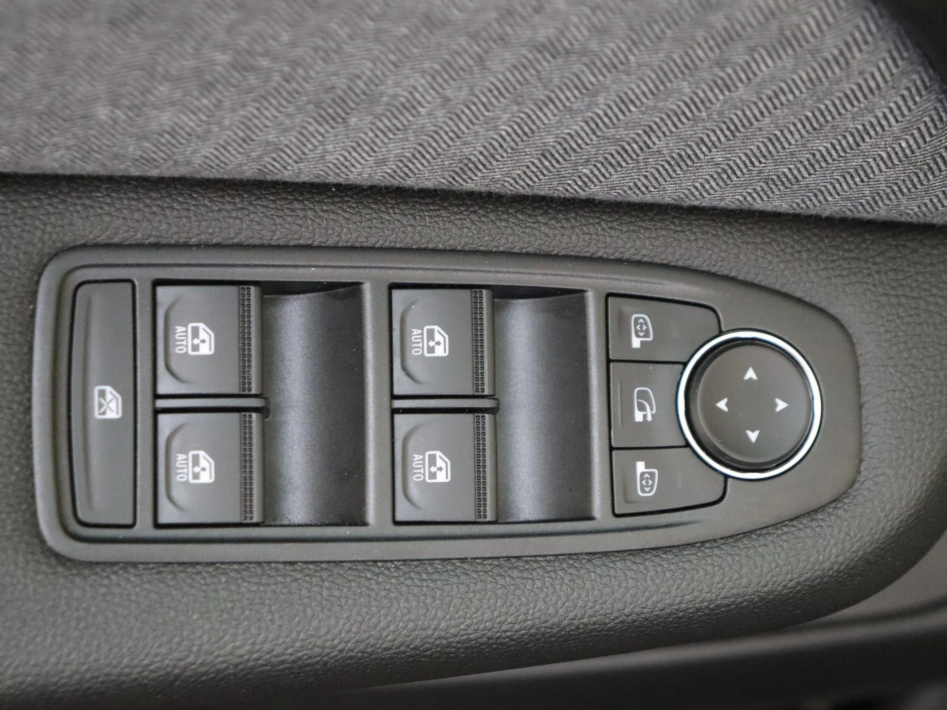 Renault-Clio-image-24