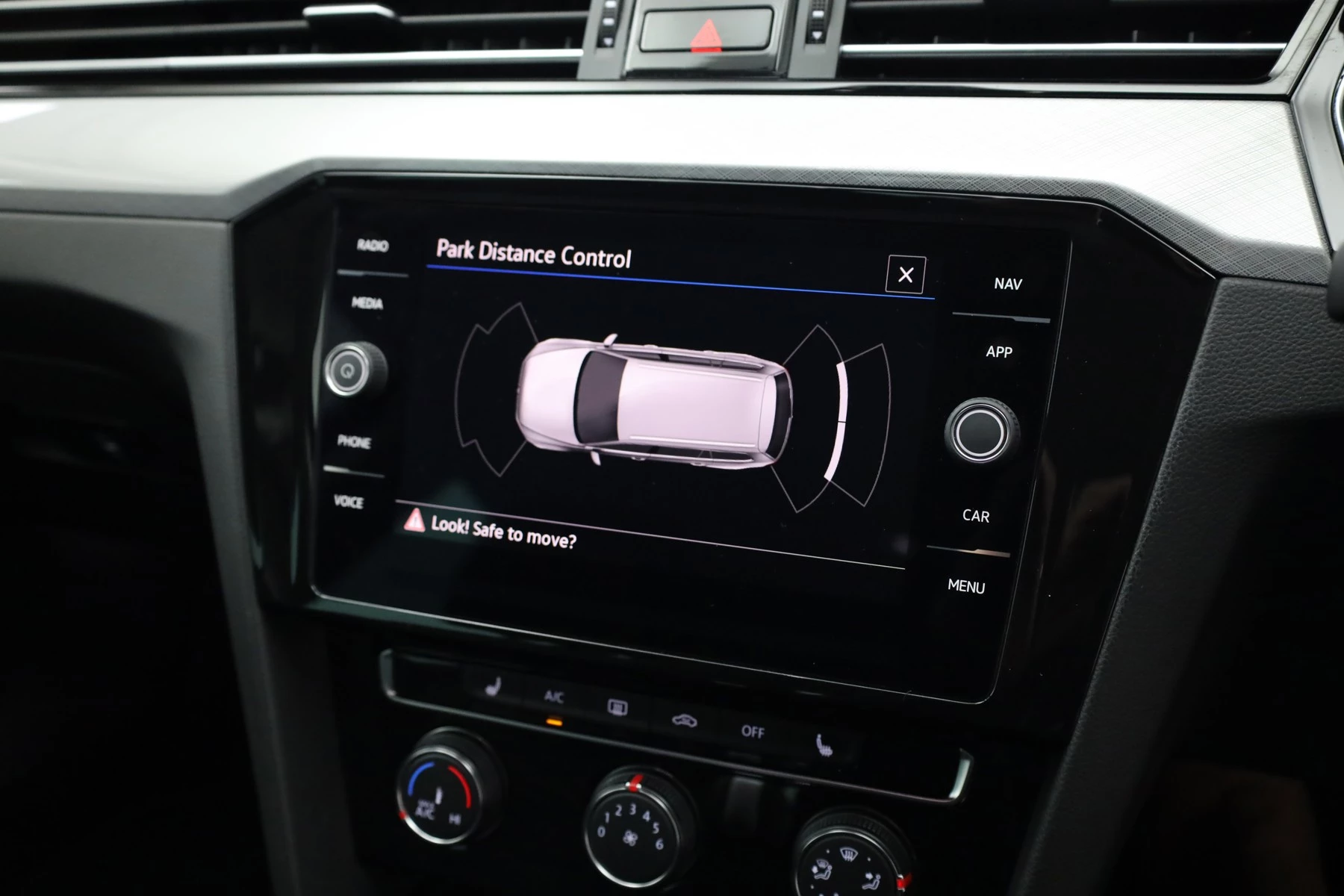 Volkswagen-Passat-image-17