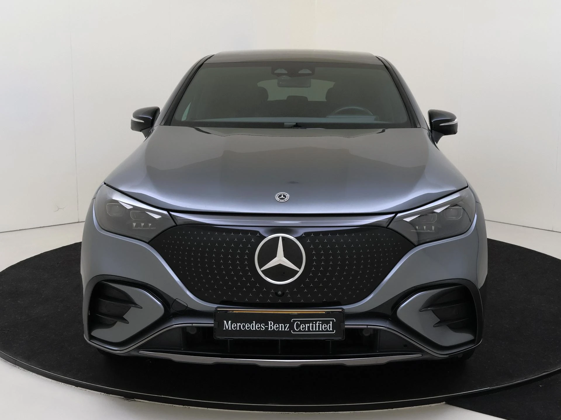 Mercedes-Benz-EQE-image-5