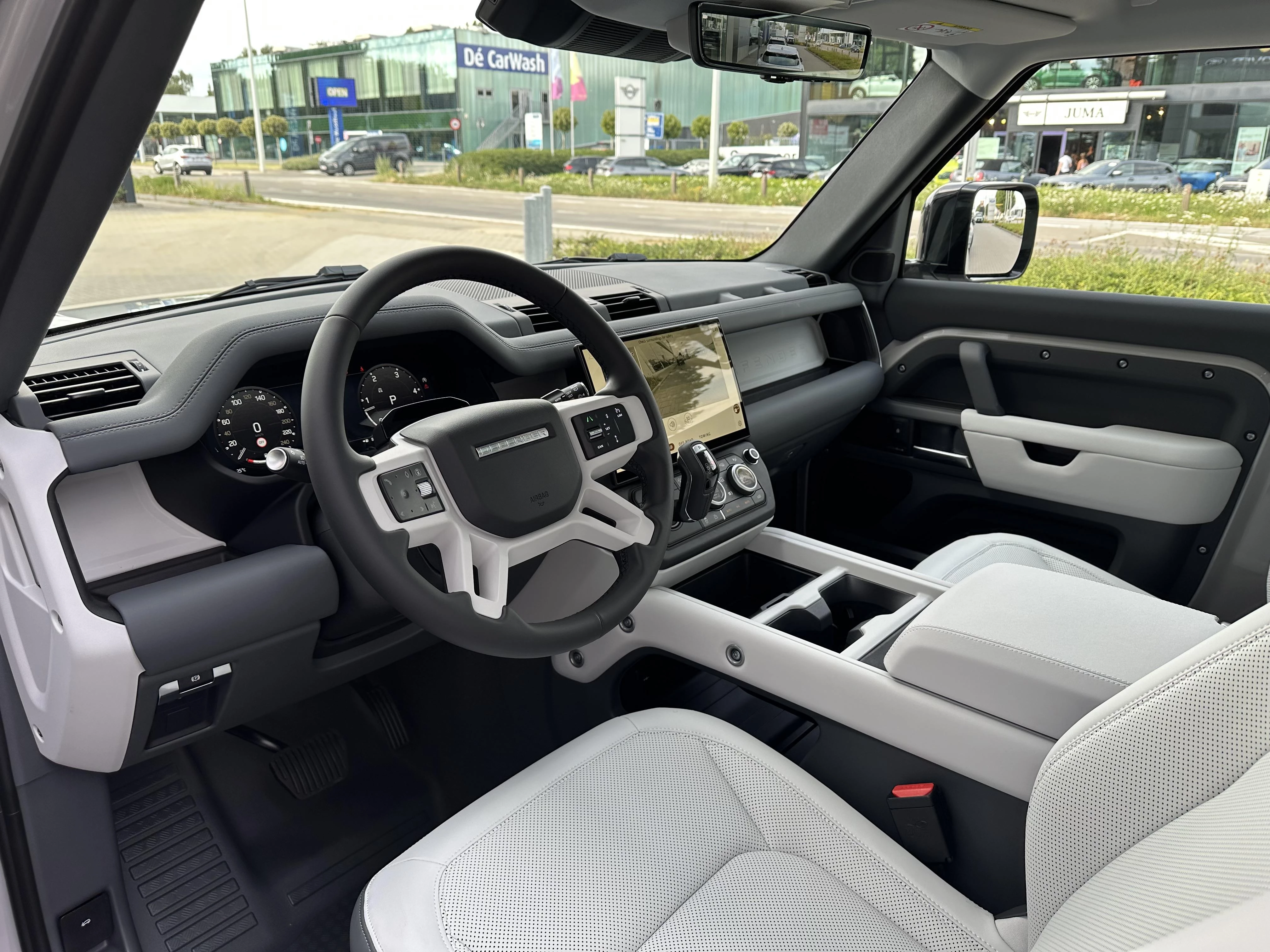 Land Rover-Defender-image-11