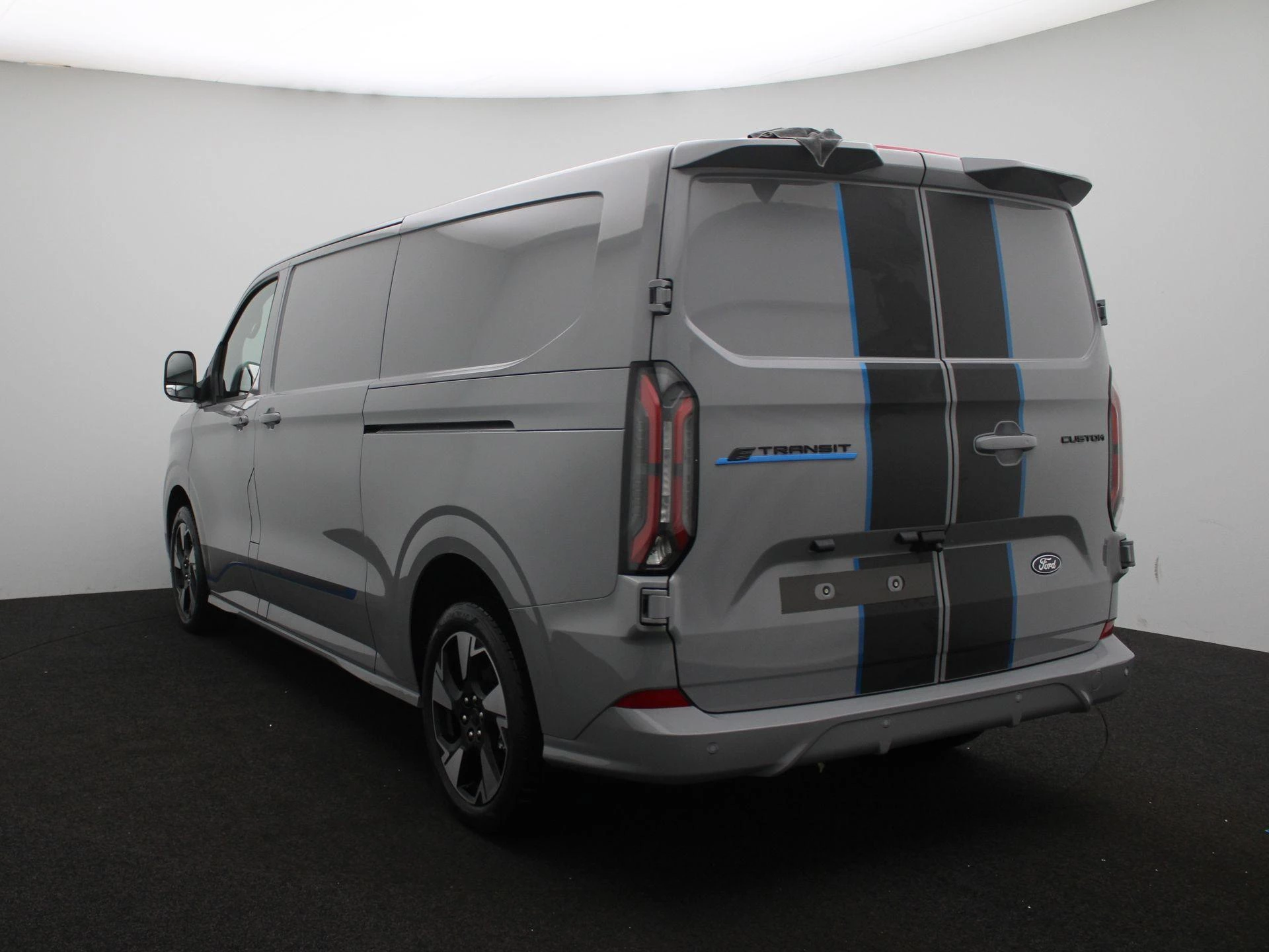 Ford-E-Transit-image-1