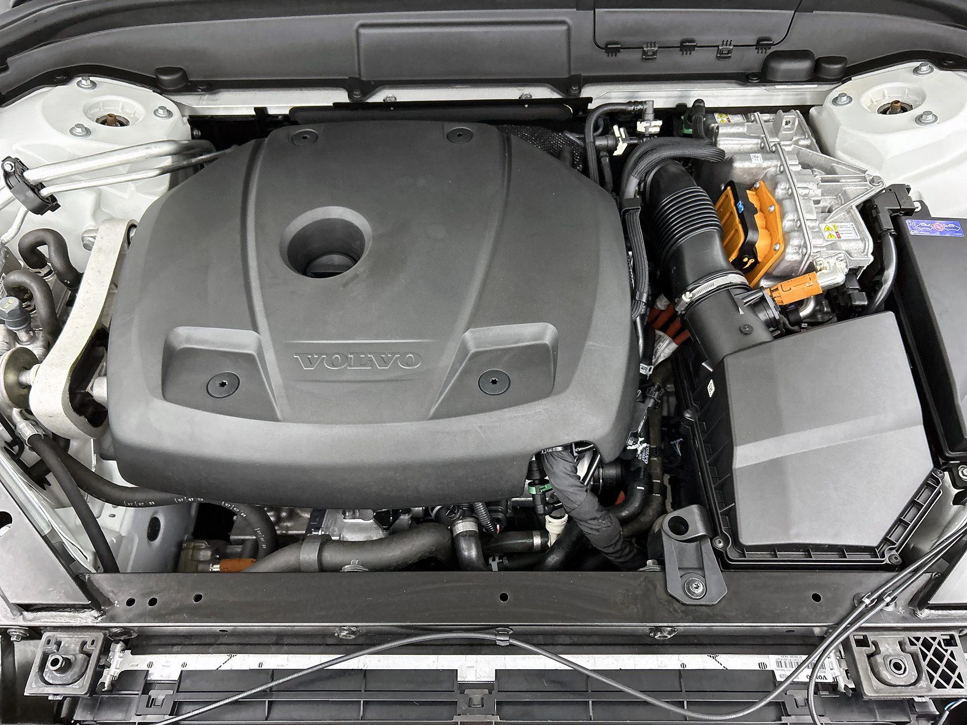 Volvo XC60 2.0 T6 Plug-in hybrid AWD Plus Bright