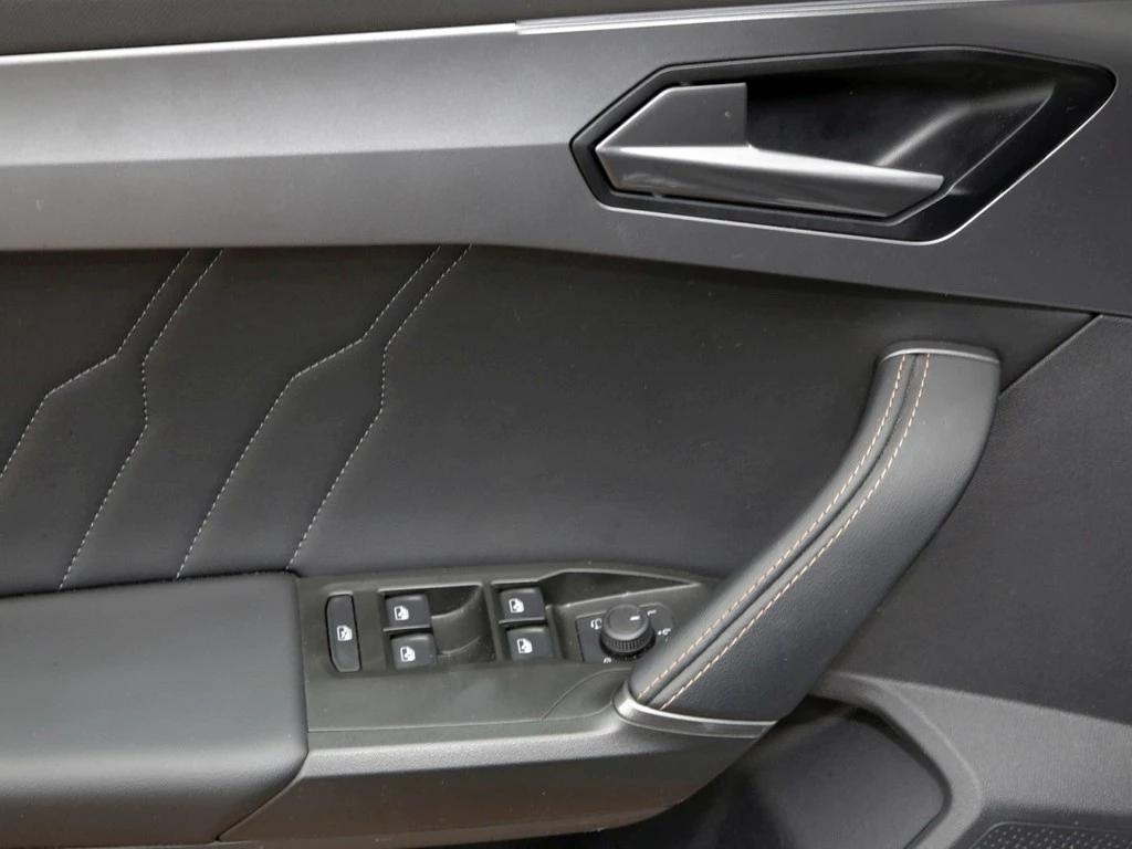 CUPRA Leon Sportstourer VZ 2.0 TSI 19" AHK BEATS Navi+VC LED RFK+PDC SHZ