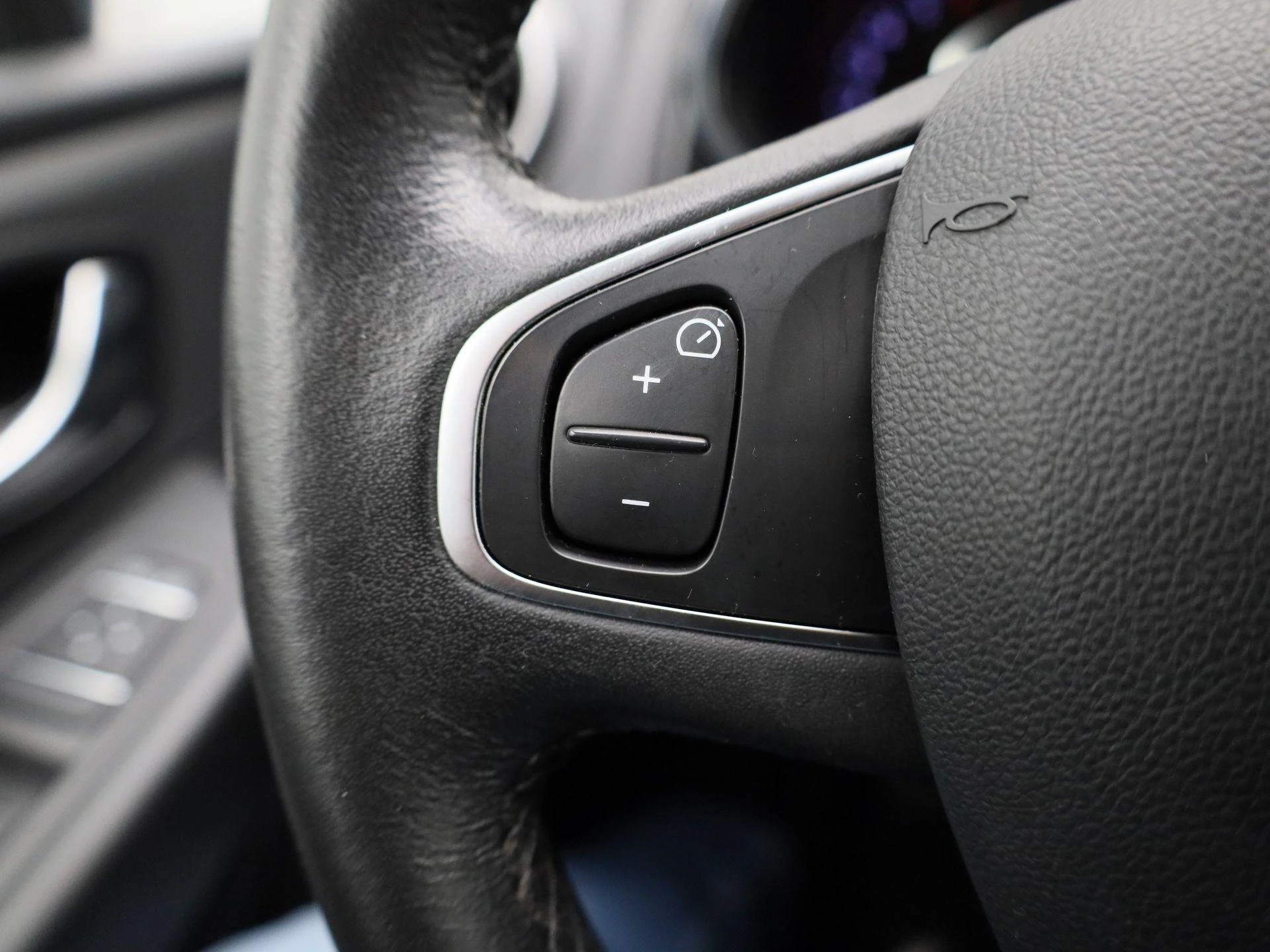 Renault-Clio-image-16