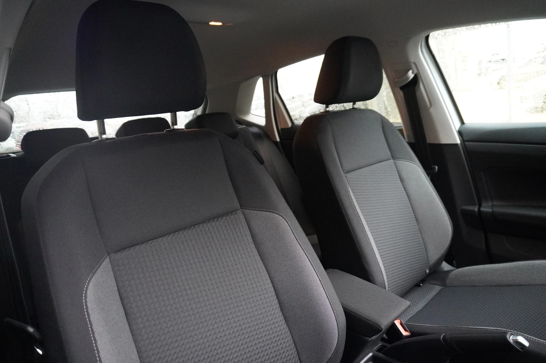 Volkswagen-Polo-image-8