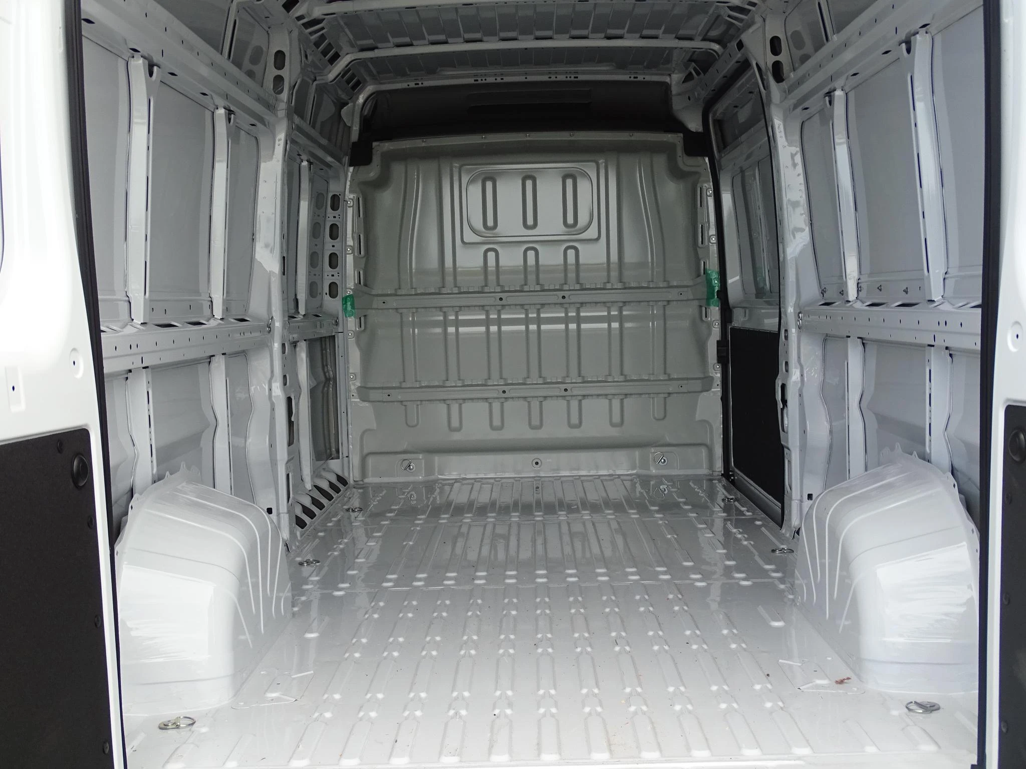 Opel-Movano-image-9