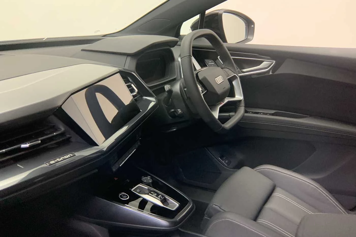Audi-Q4 e-tron-image-1