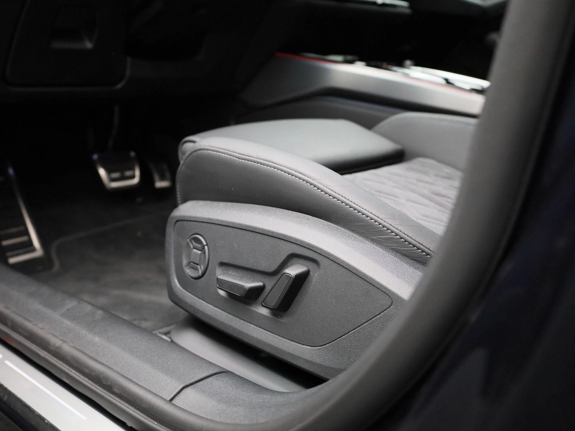 Audi A6 Limousine 2.0 e-hybrid quattro S Edition 299 PK