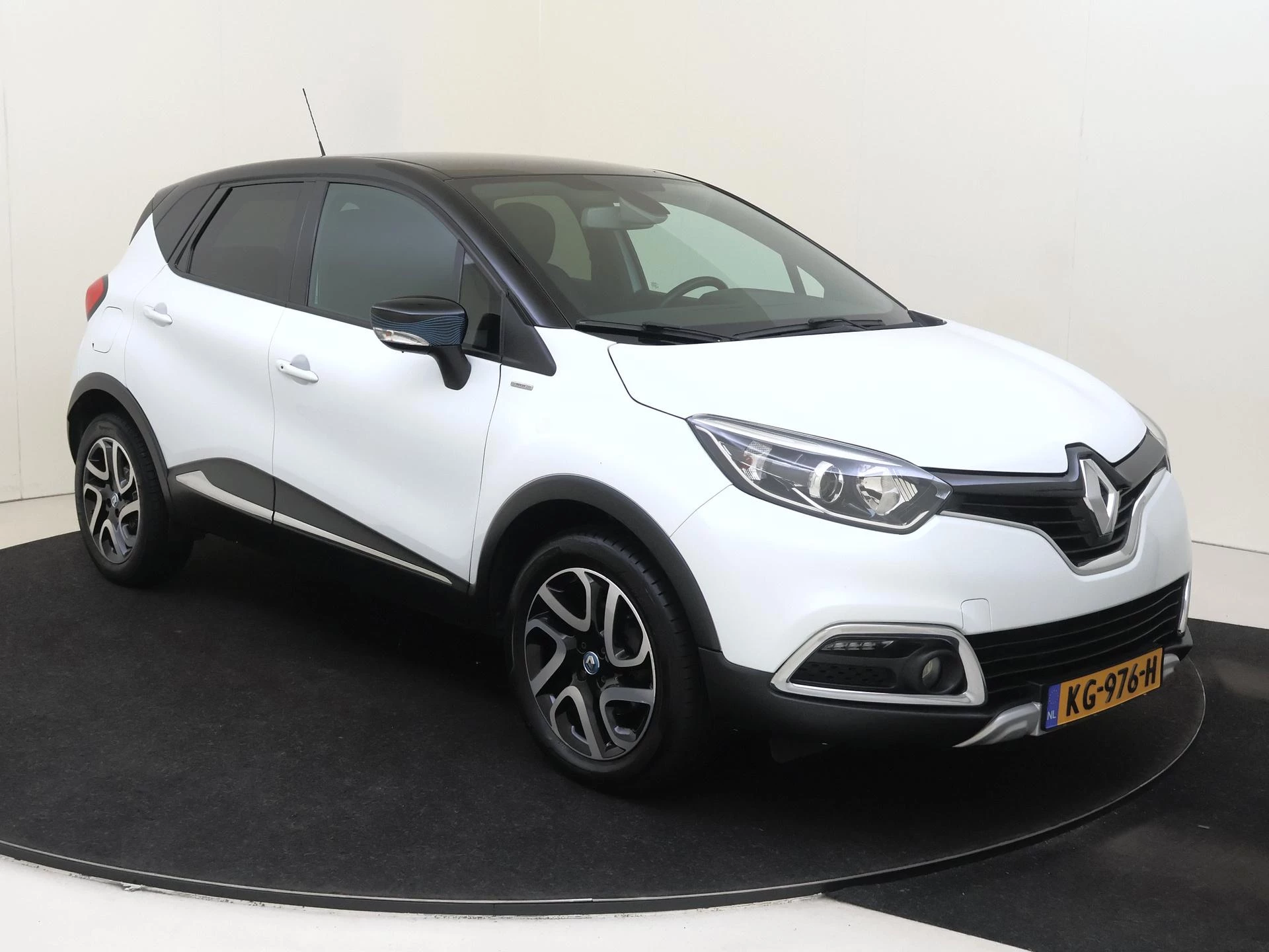 Renault-Captur-image-1