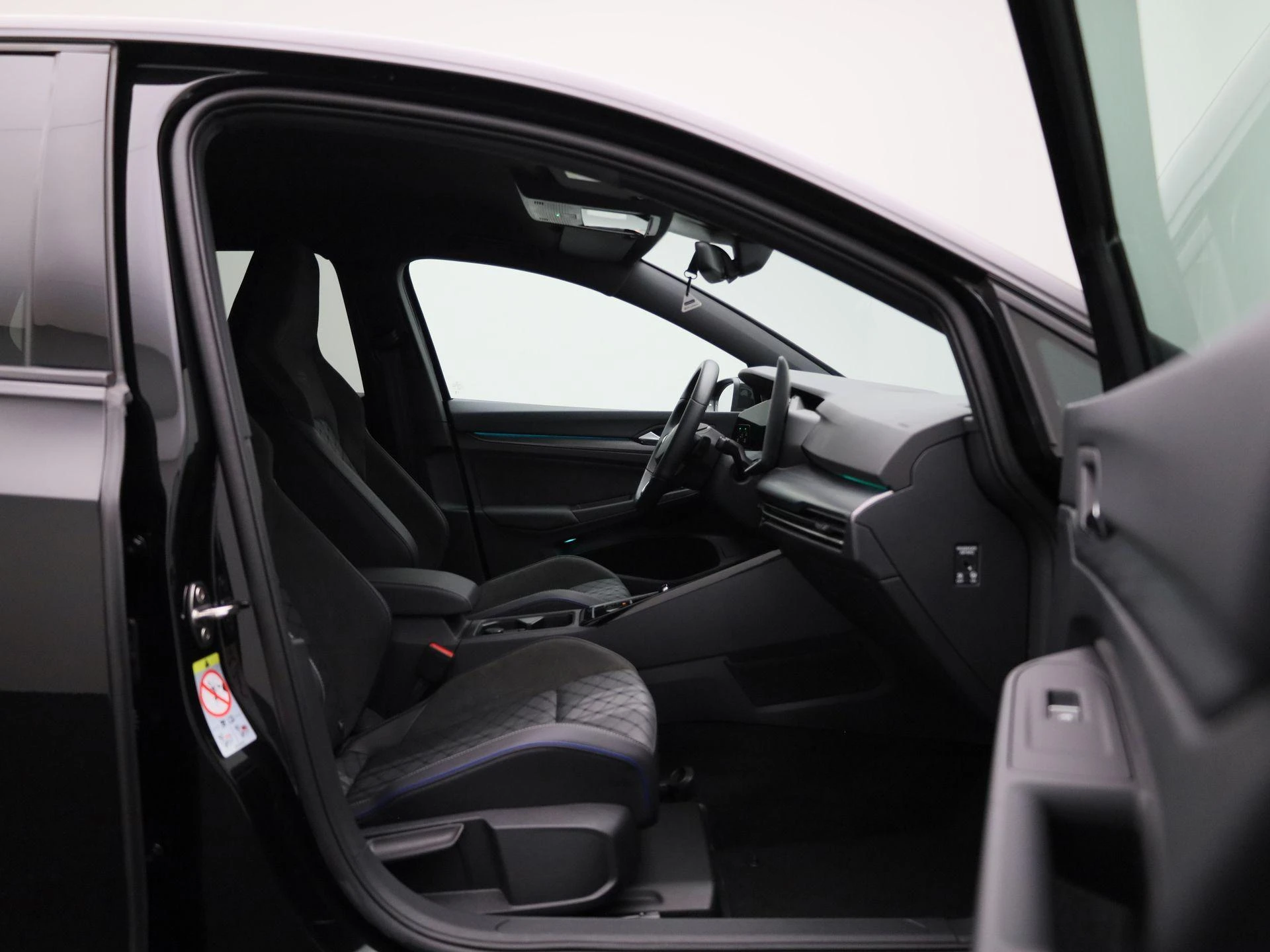 Volkswagen Golf 1.5 eTSI R-Line Edition