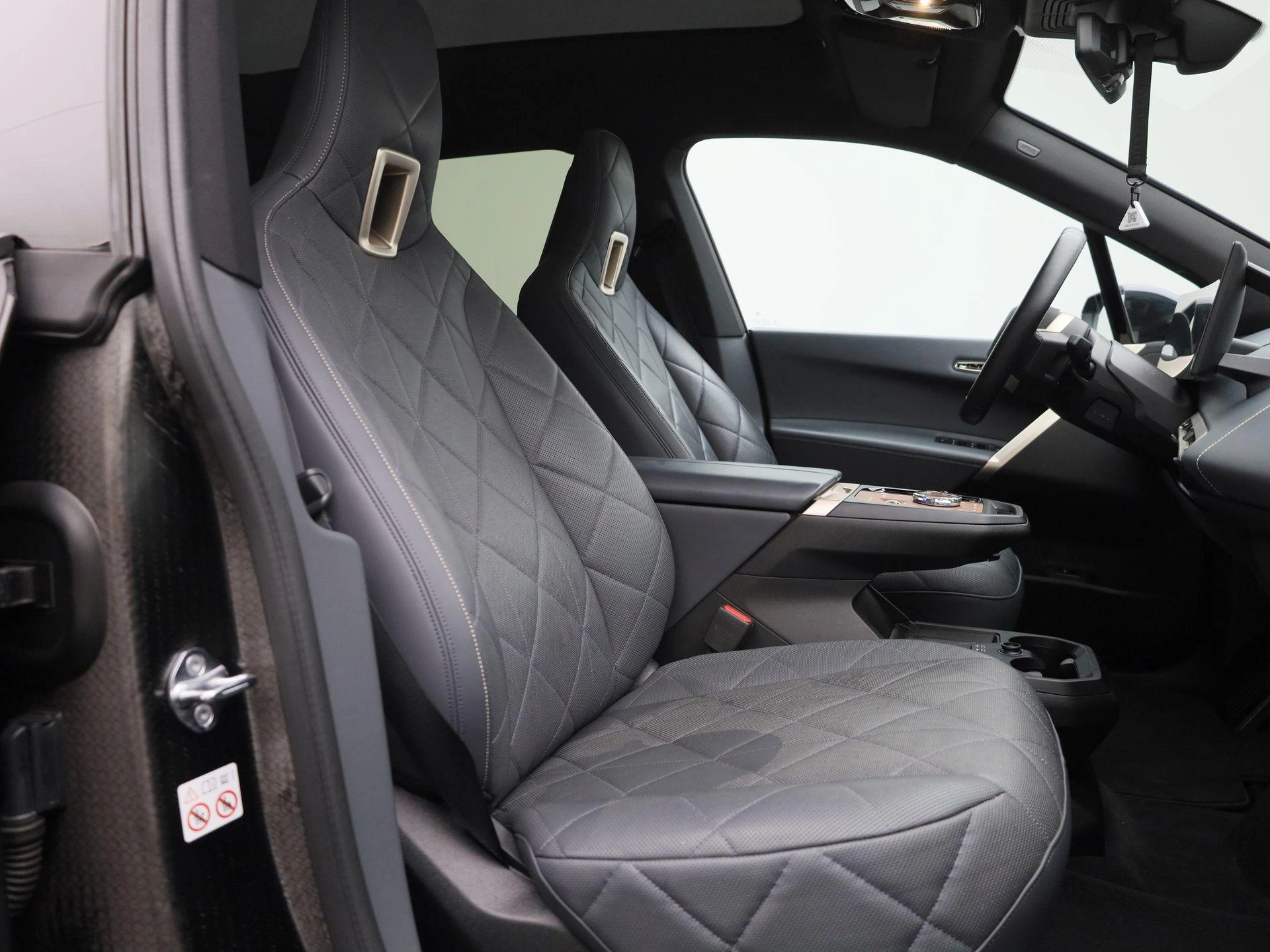 BMW-iX-image-43