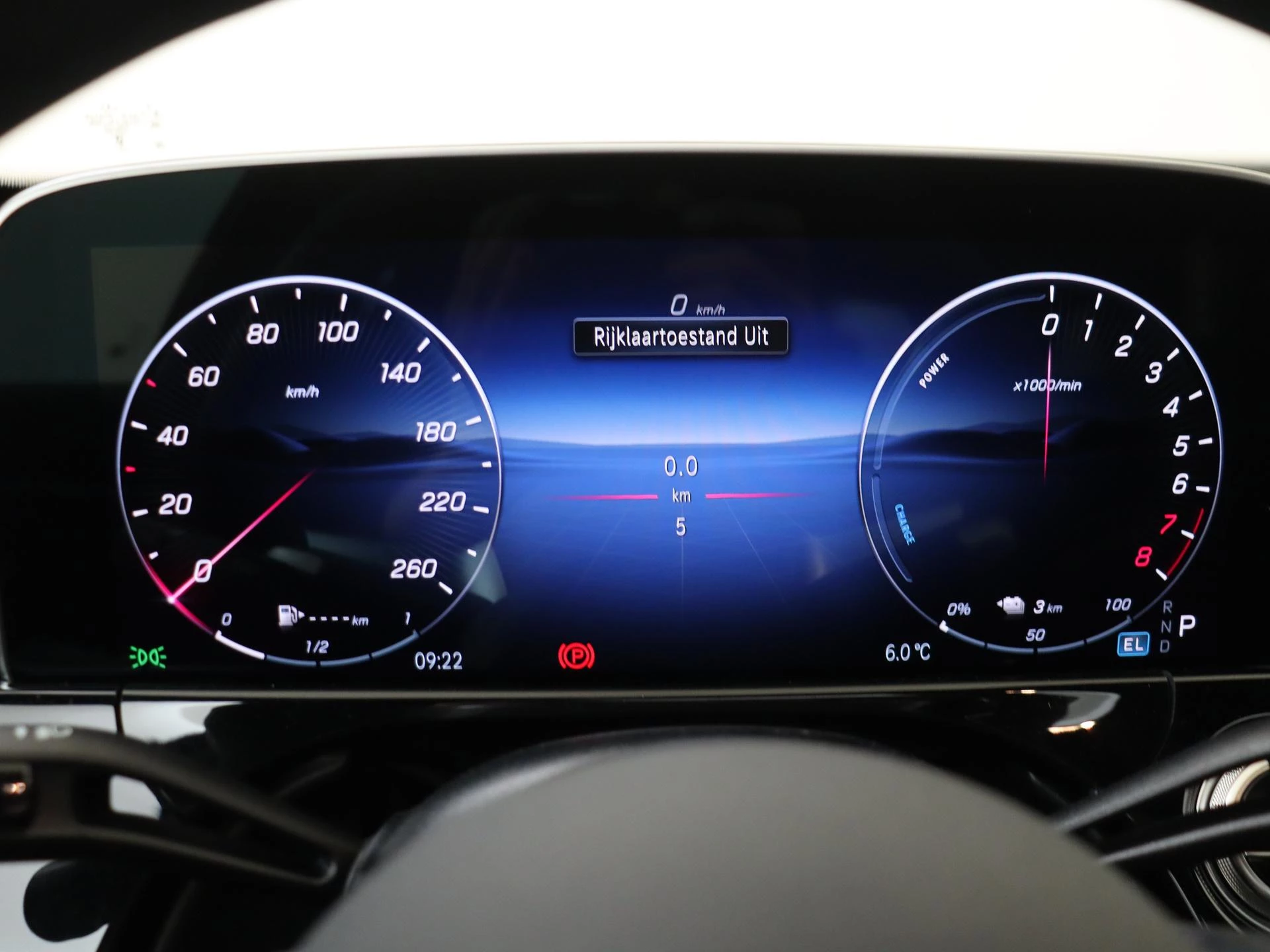 Mercedes-Benz-E-Klasse-image-12