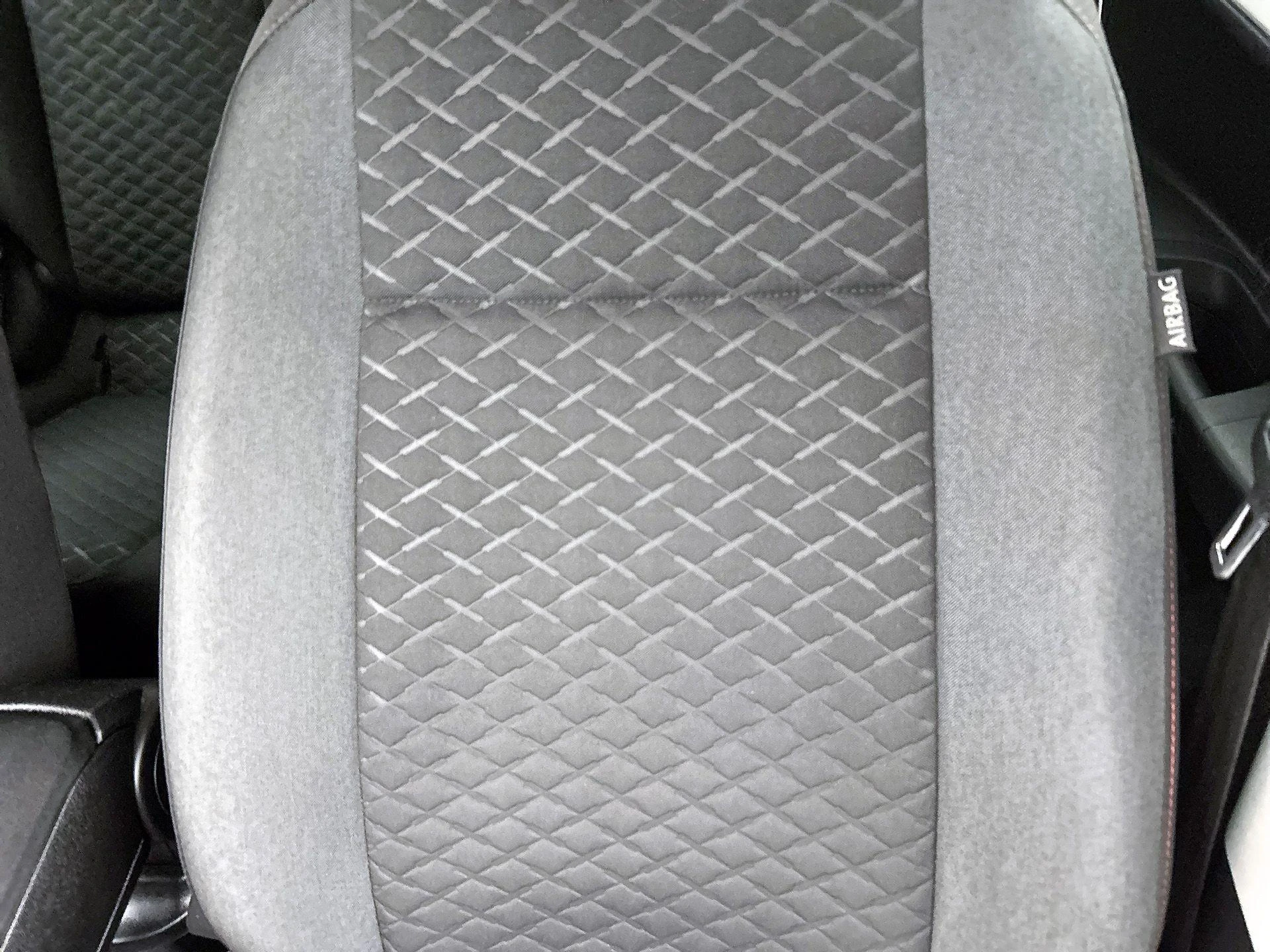 Volkswagen-up!-image-12