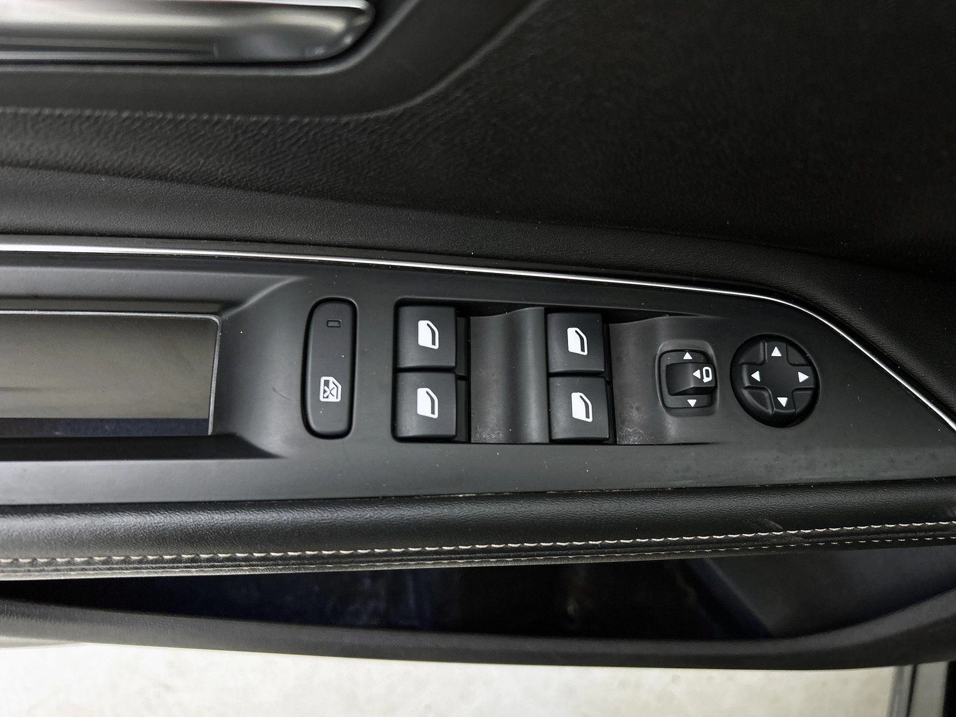 Peugeot-5008-image-36