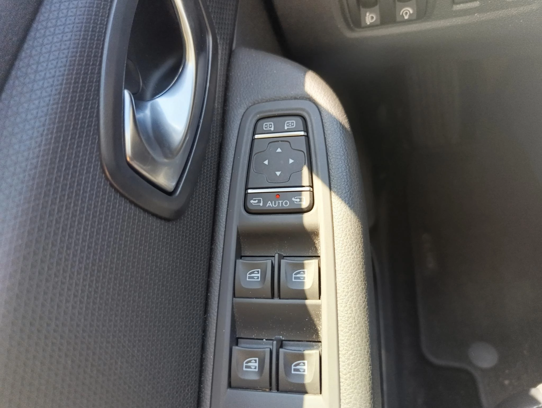 Renault-Clio-image-15