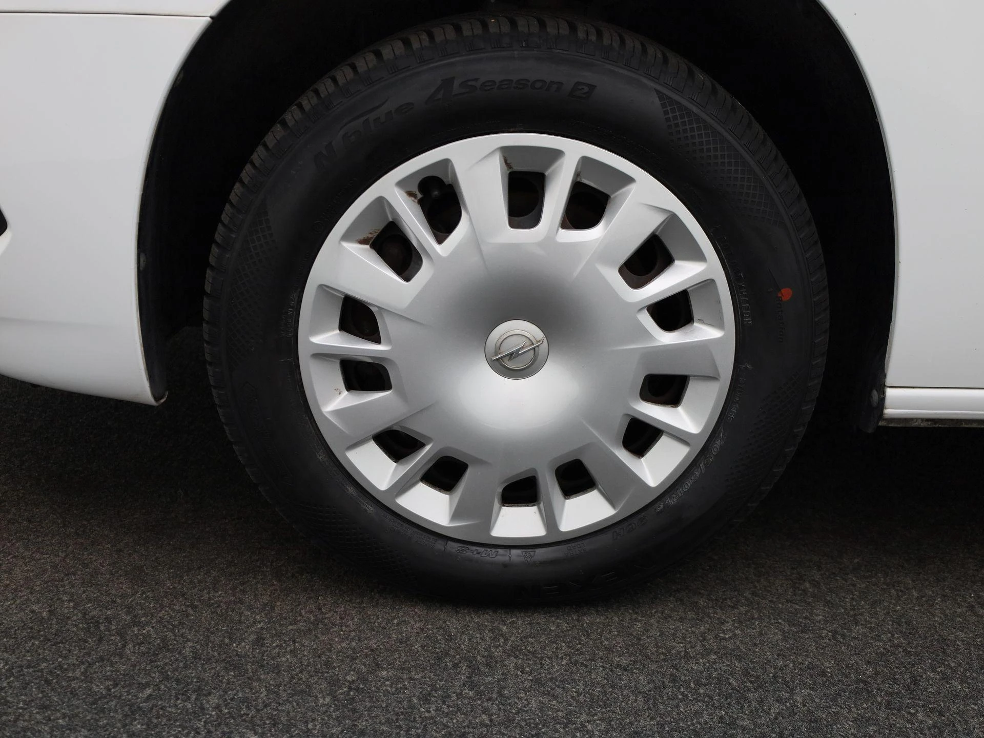 Opel-Combo Life-image-13