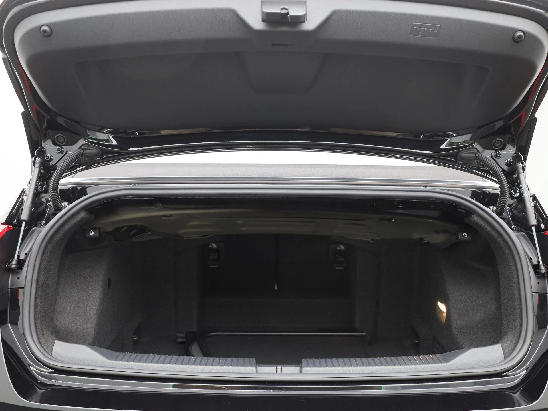 Volkswagen-T-Roc-image-13