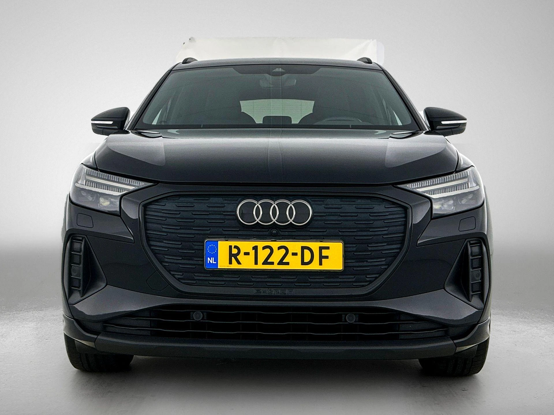 Audi-Q4 e-tron-image-1