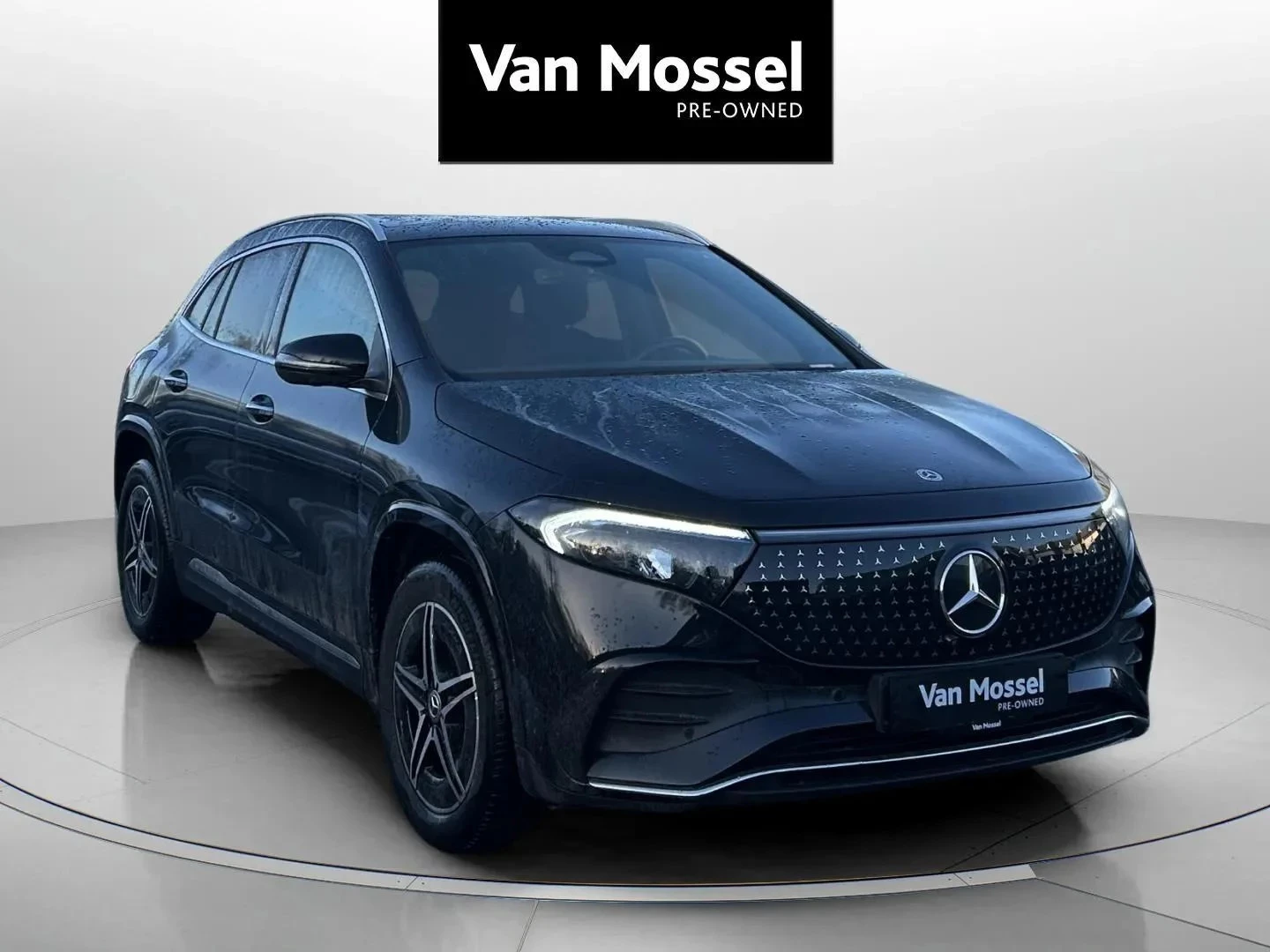 Mercedes-Benz-EQA-image-2