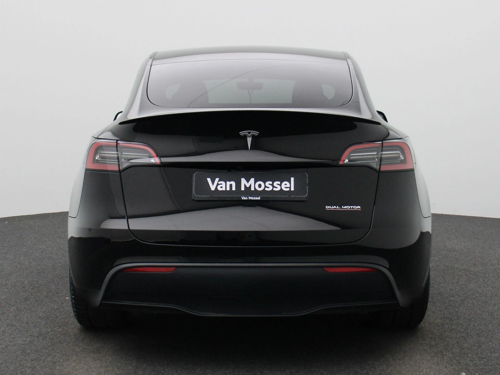 Tesla-Model Y-image-4