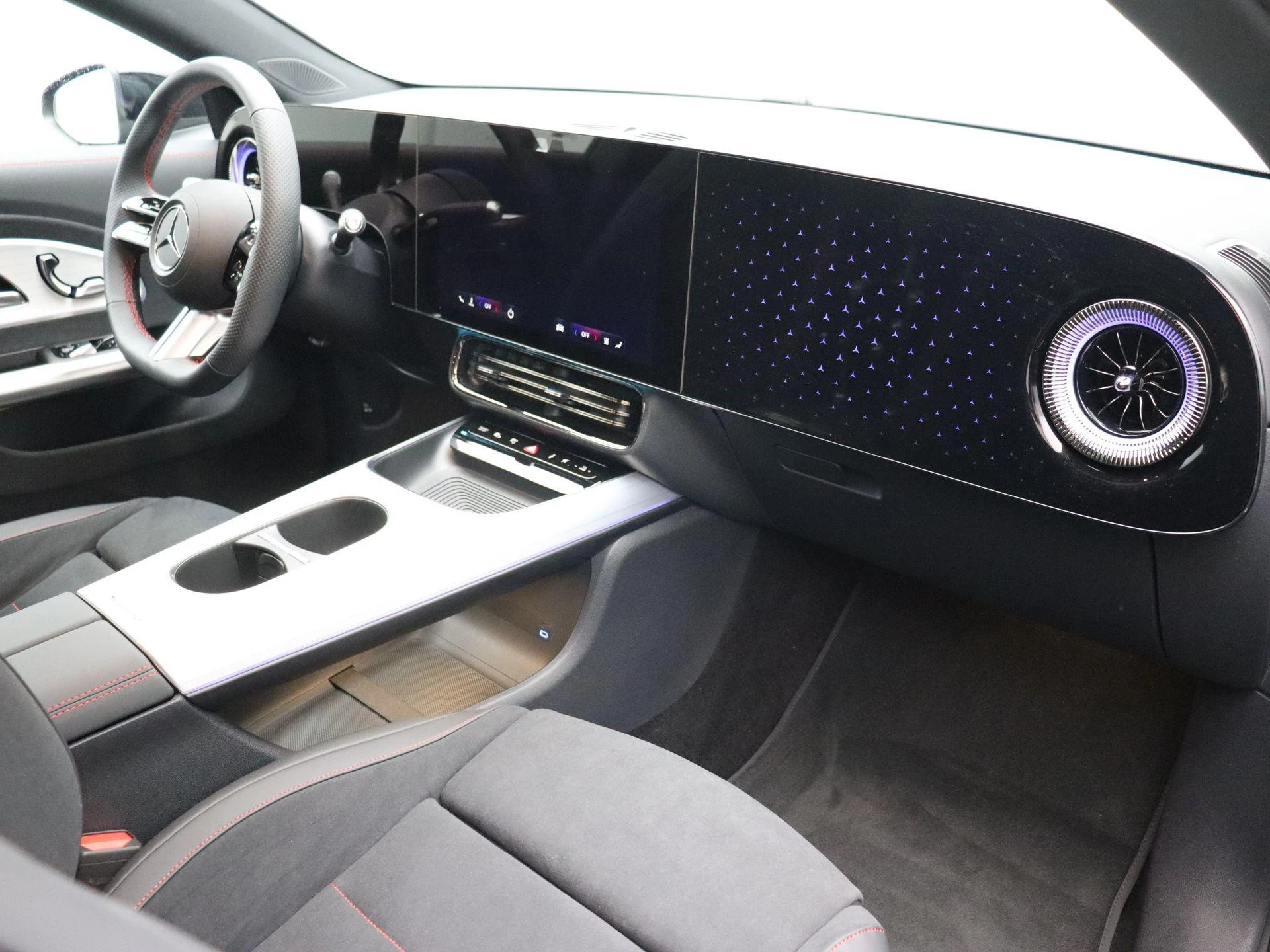 Mercedes-Benz-CLA-image-21