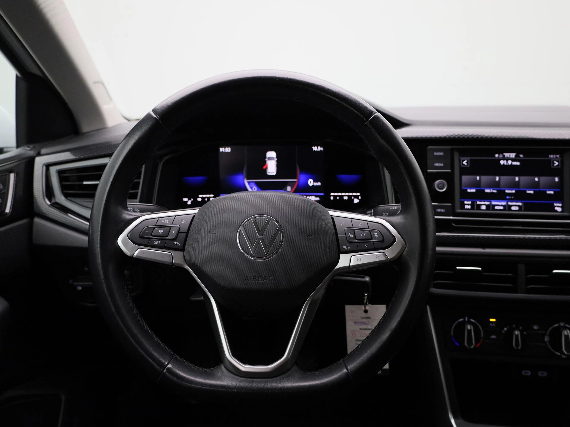 Volkswagen-Polo-image-6