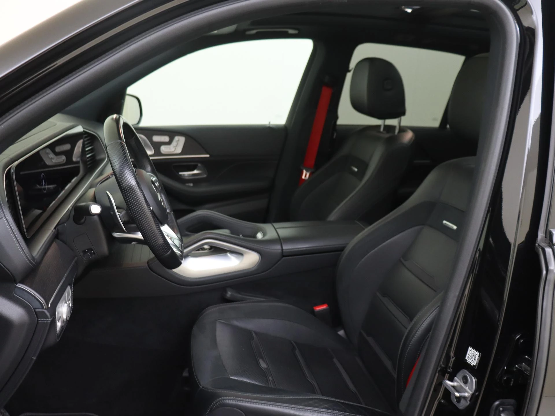 Mercedes-Benz-GLE-image-2
