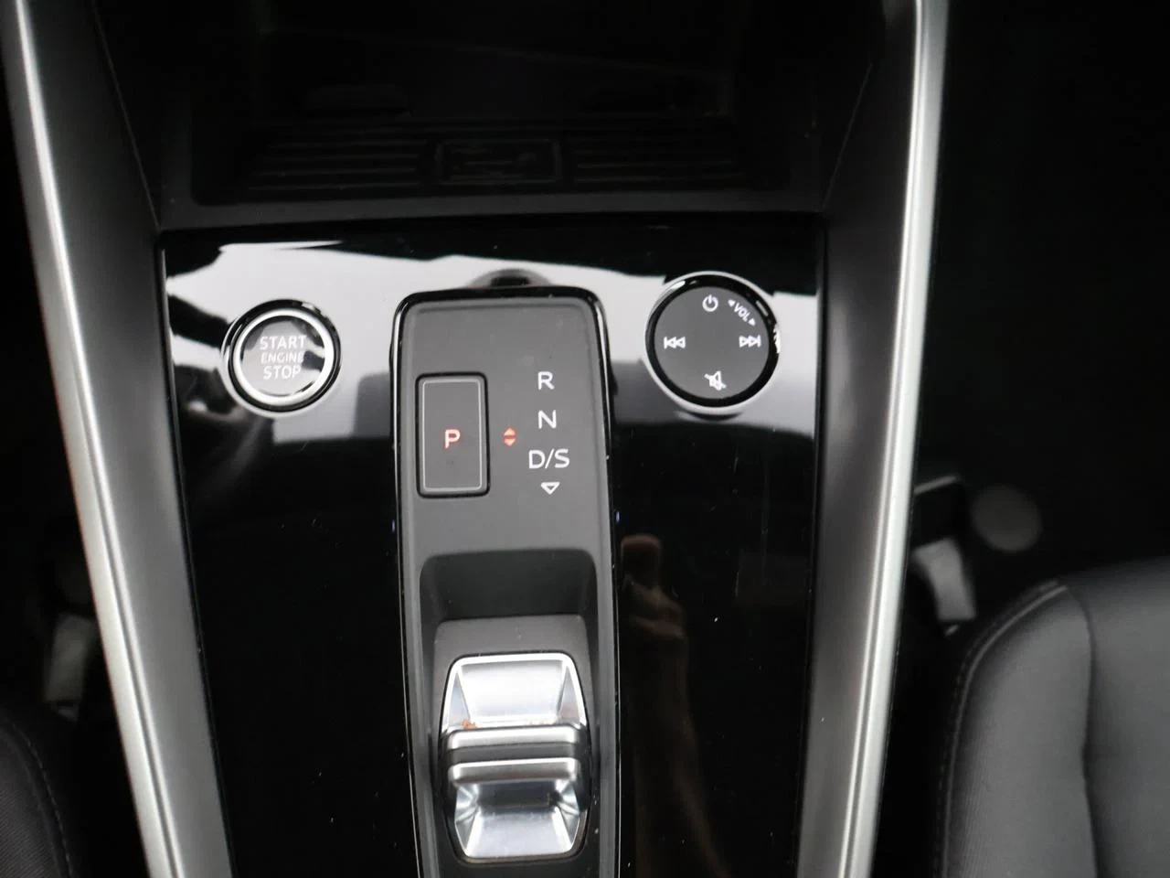 Audi A3 Sportback PHEV Audi A3 Sportback PHEV 2X S line 40 TFSIe 204PK *AUTOMAAT*PDC*VIRTUAL COCKPIT*CRUISE*NAVI*APP-CONNECT*KEYLESS GO*...*