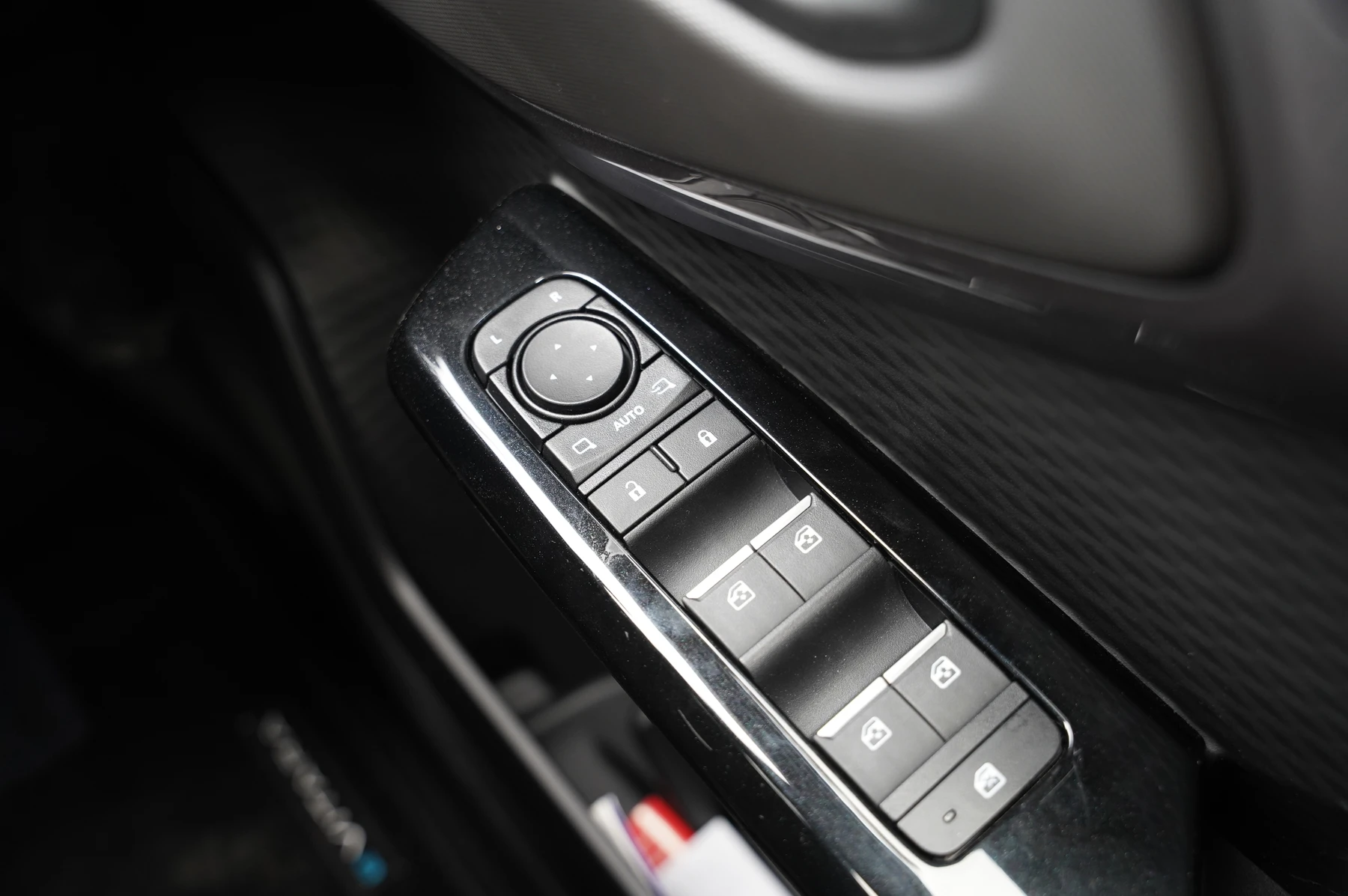 Suzuki-e Vitara-image-21