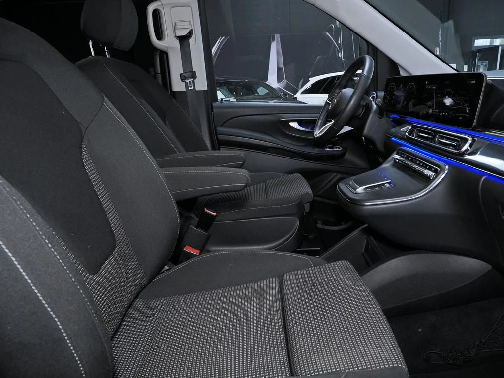Mercedes-Benz-V-Klasse 220-image-11