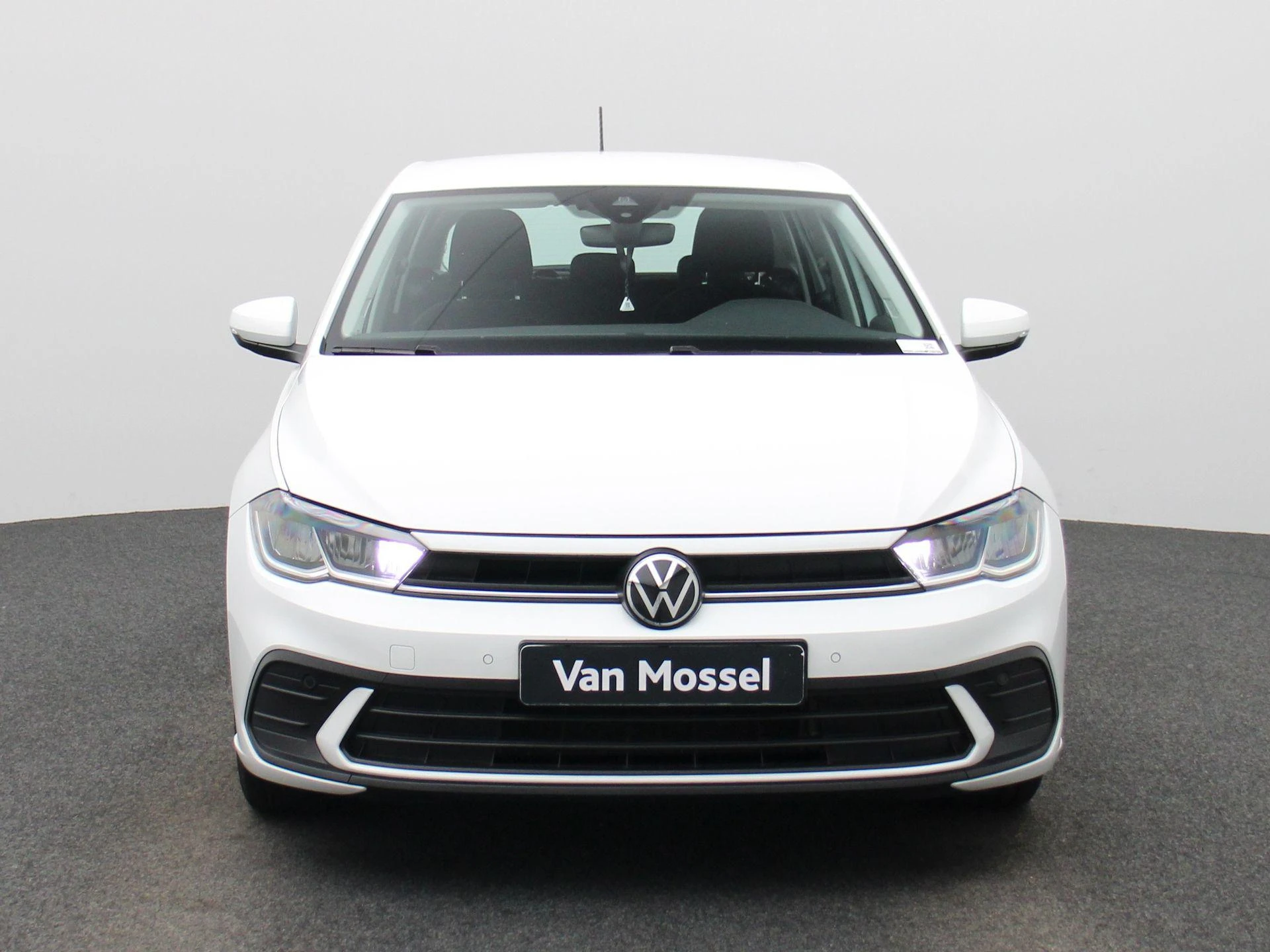 Volkswagen-Polo-image-2