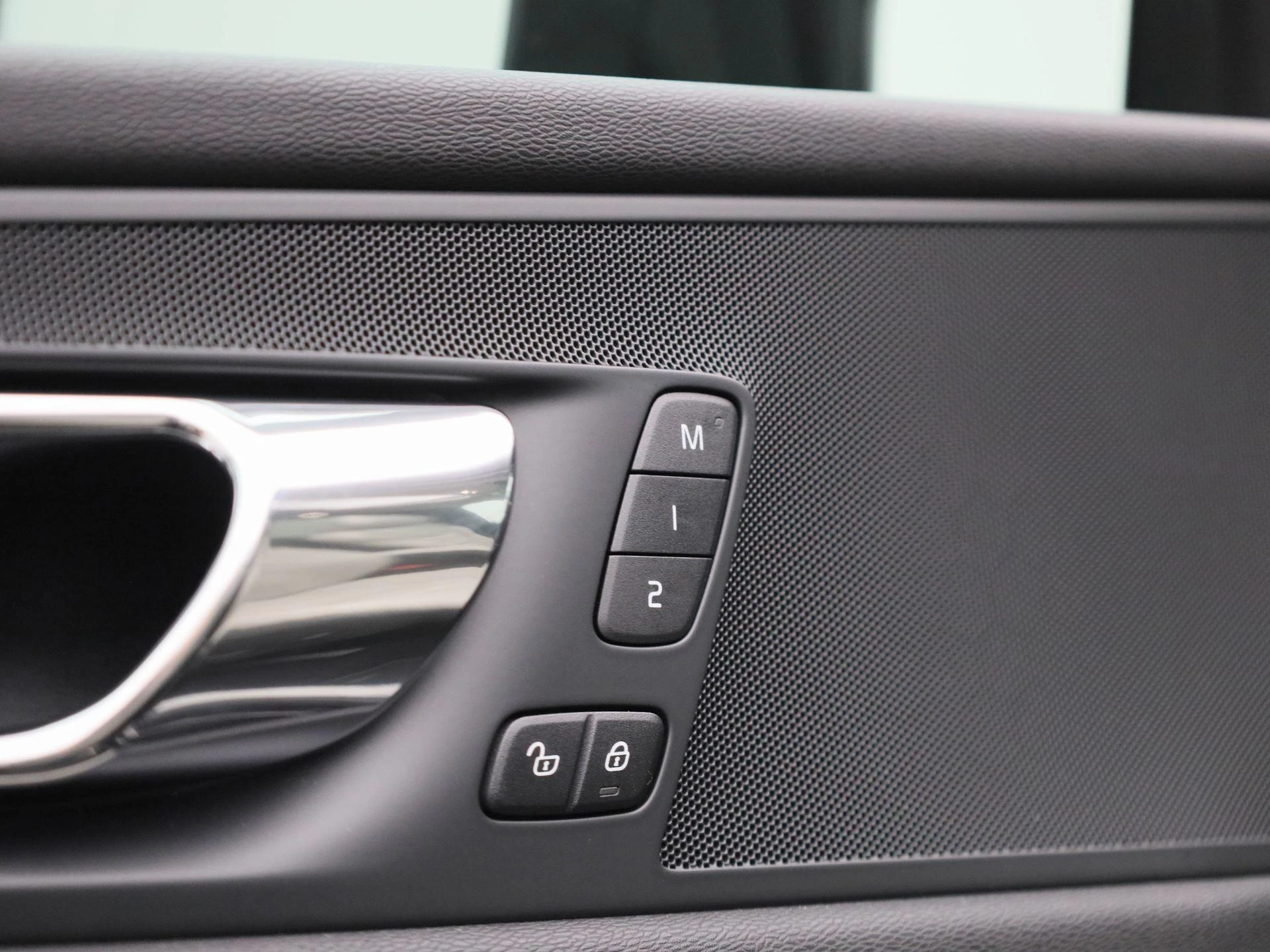 Volvo-XC60-image-32
