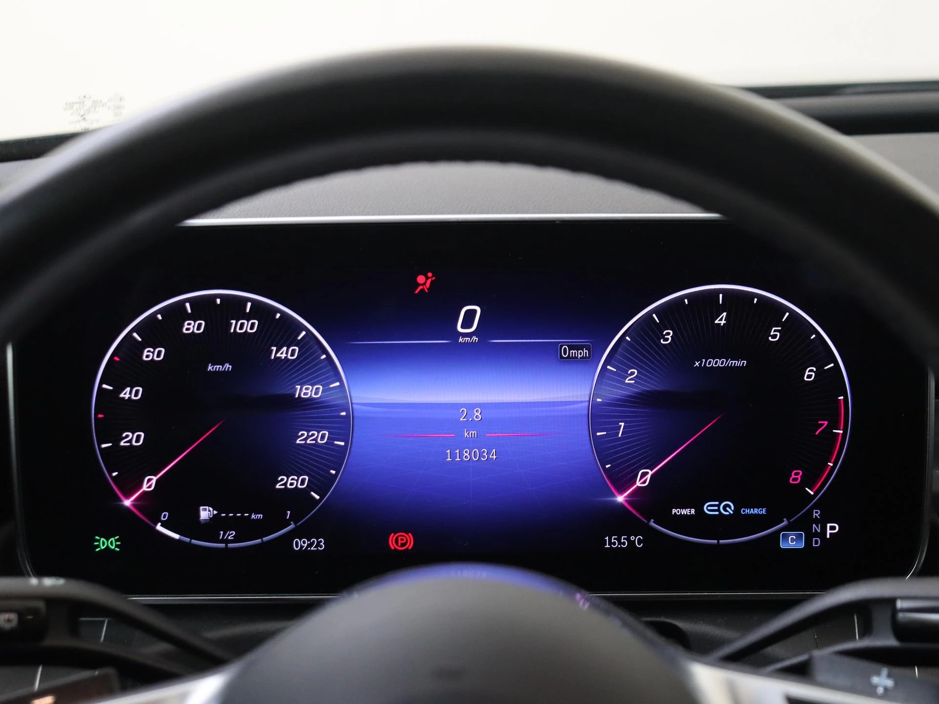 Mercedes-Benz-C-Klasse-image-12